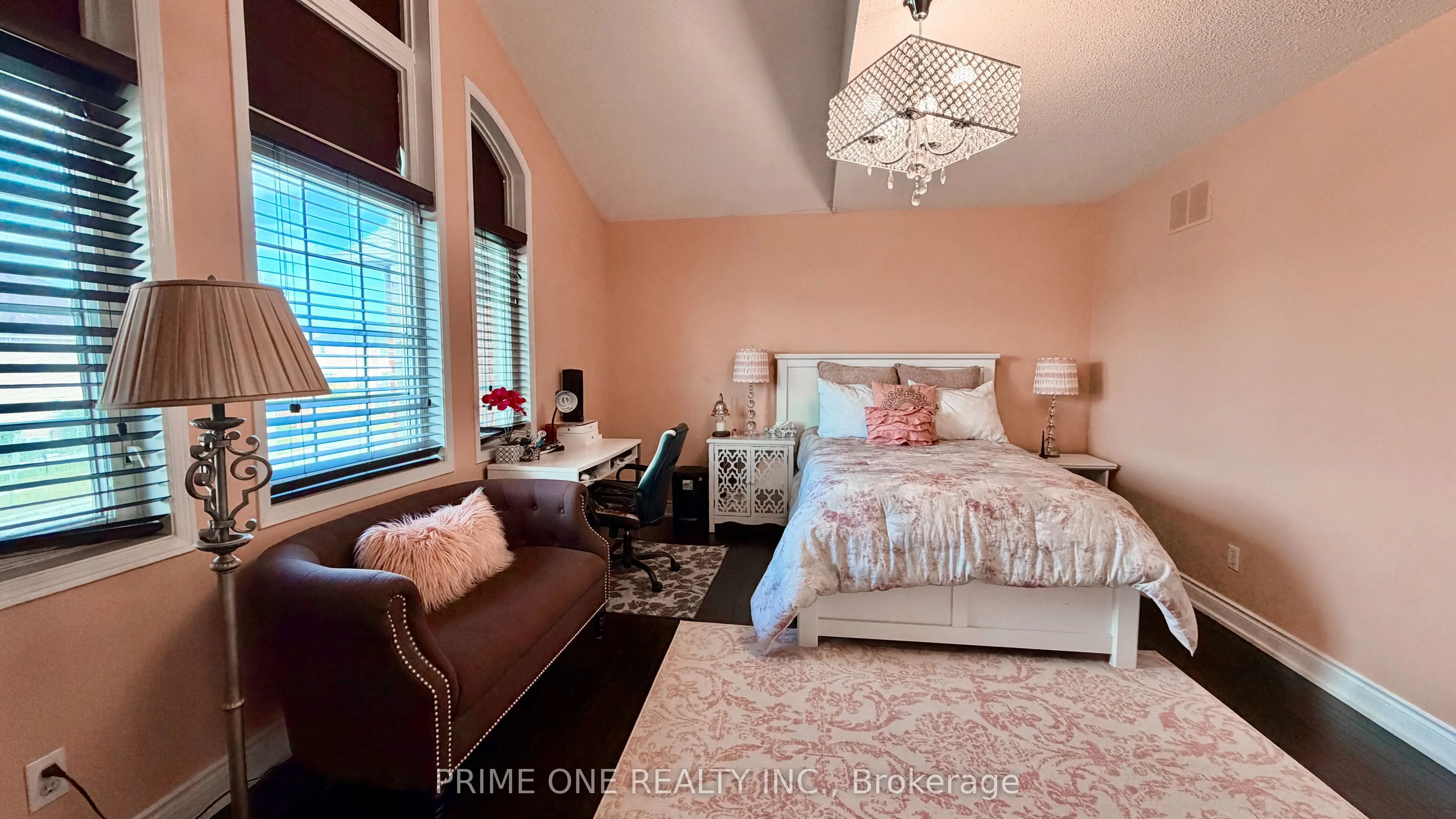 3284 Cactus Gate