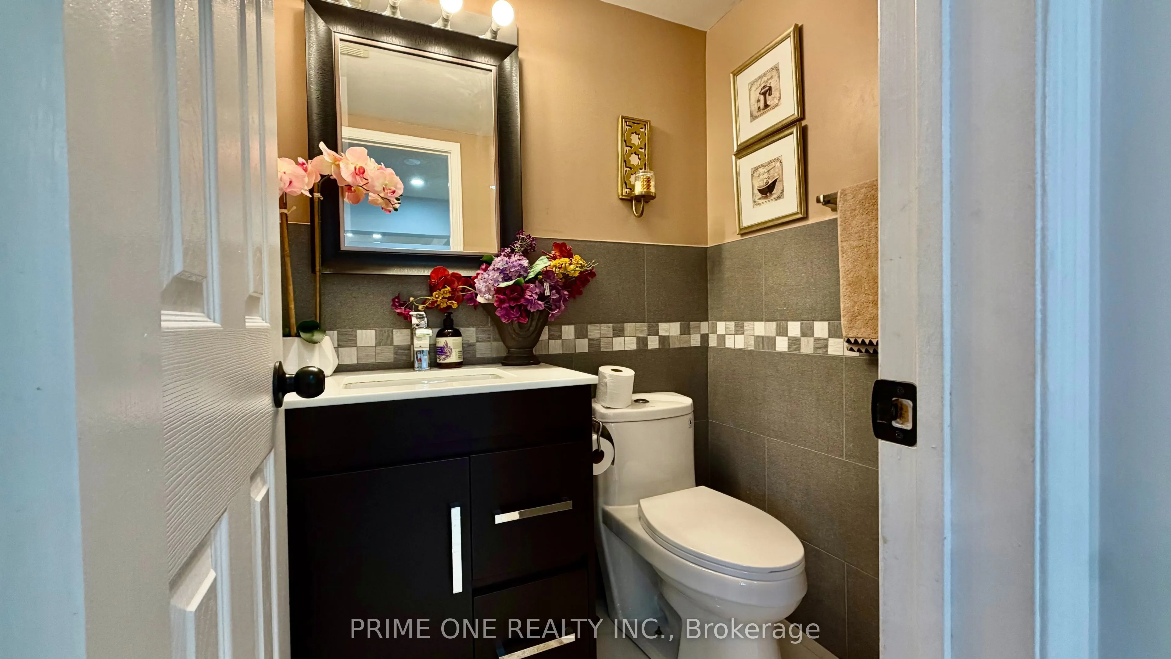 3284 Cactus Gate