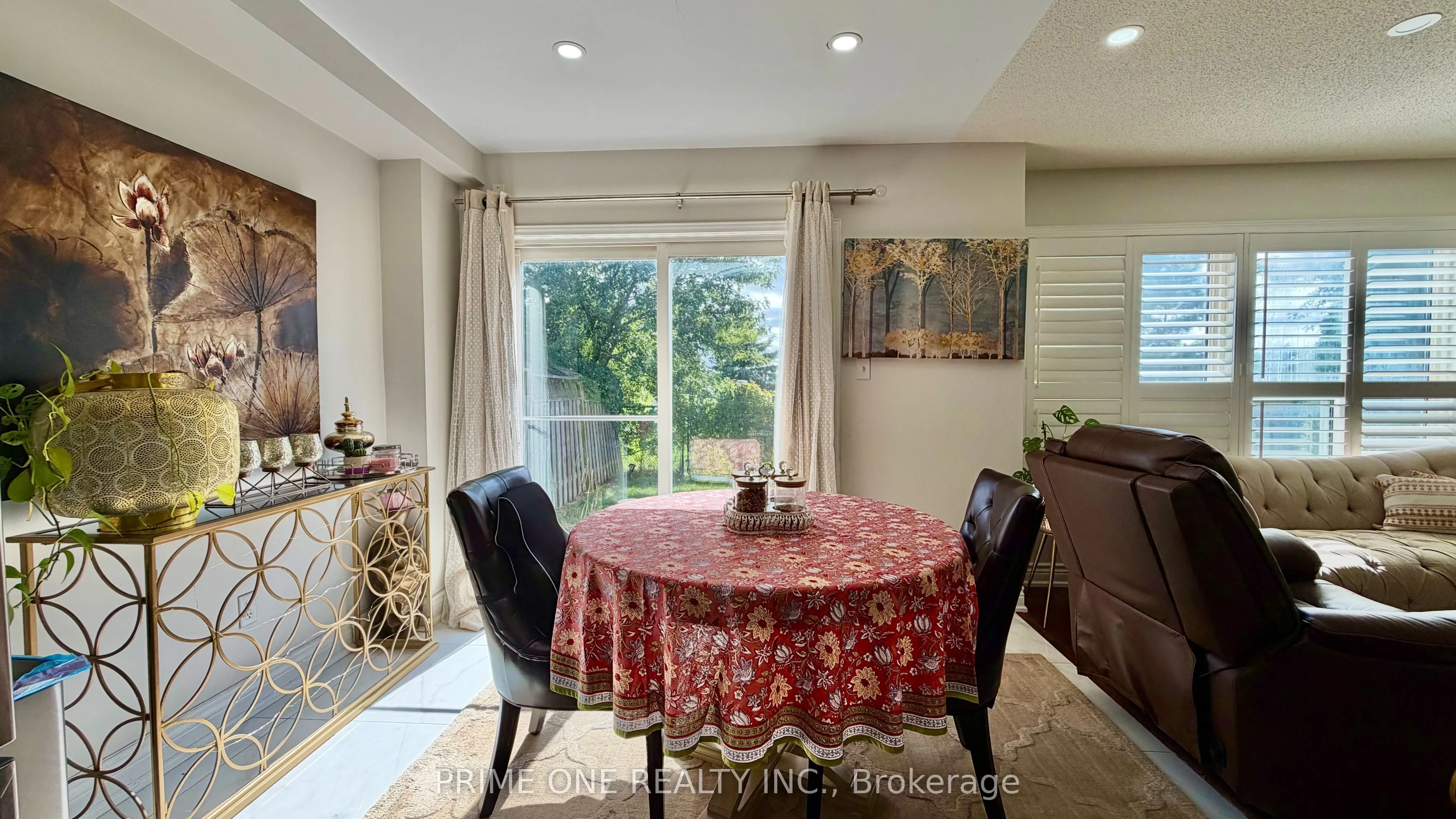 3284 Cactus Gate