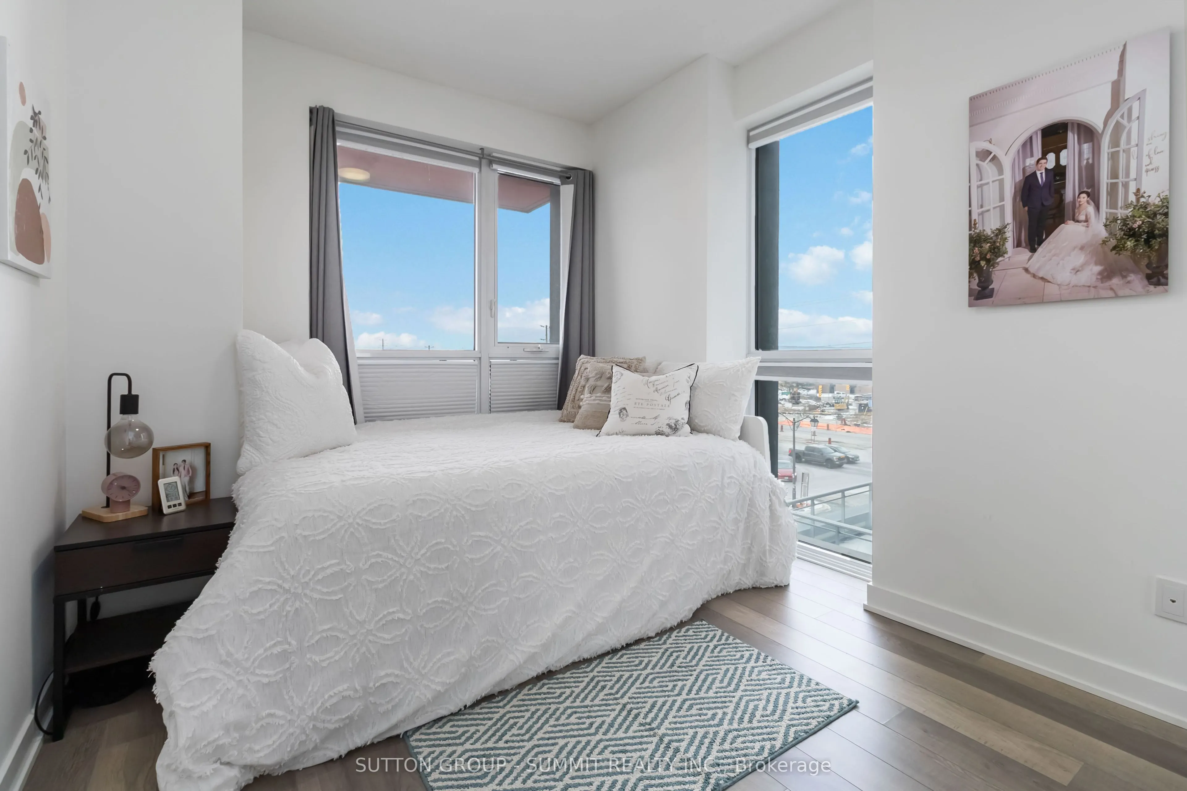 5220 DUNDAS Street #D422