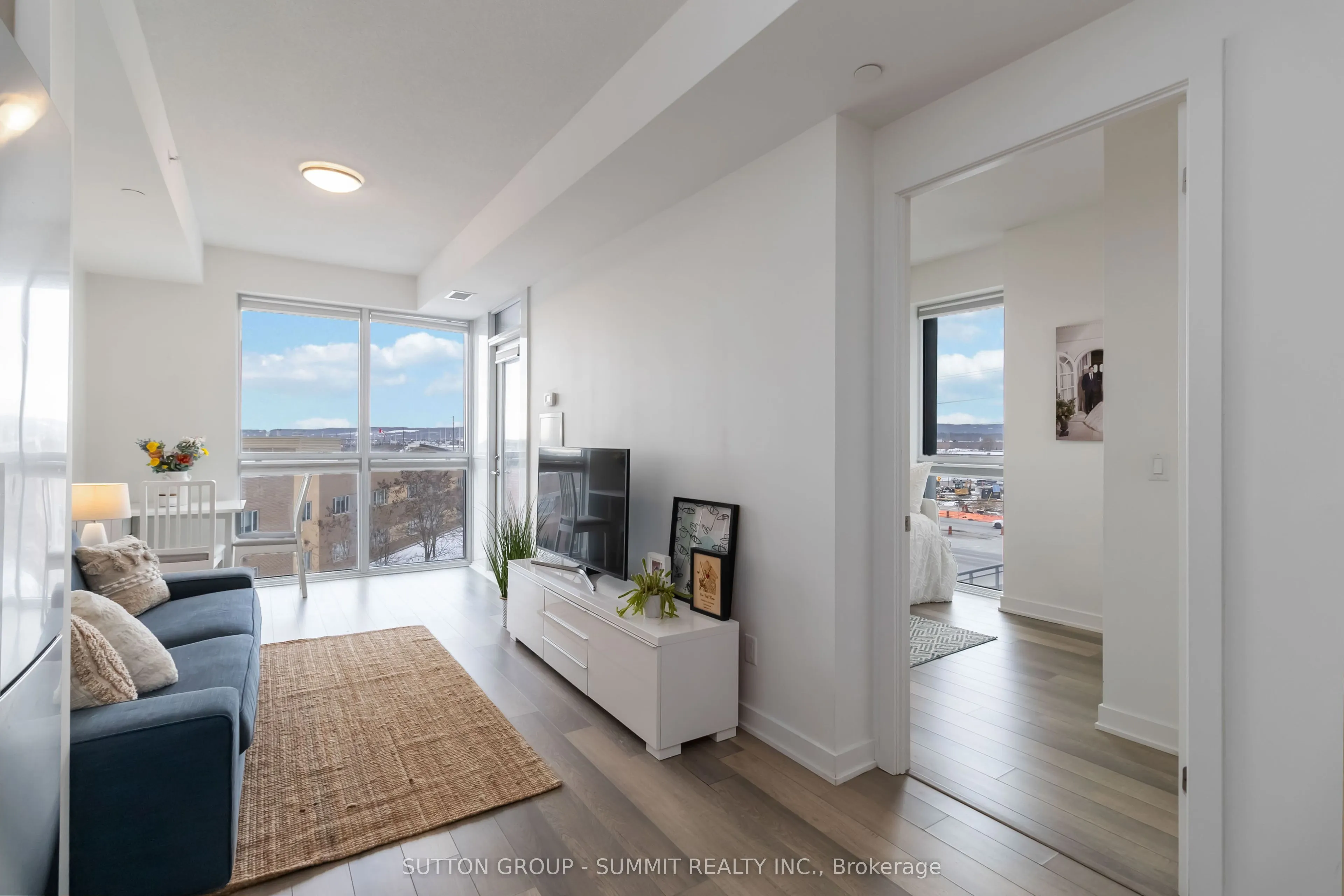 5220 DUNDAS Street #D422