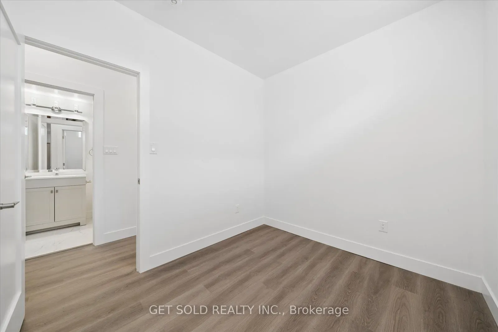 15 Burrard Road