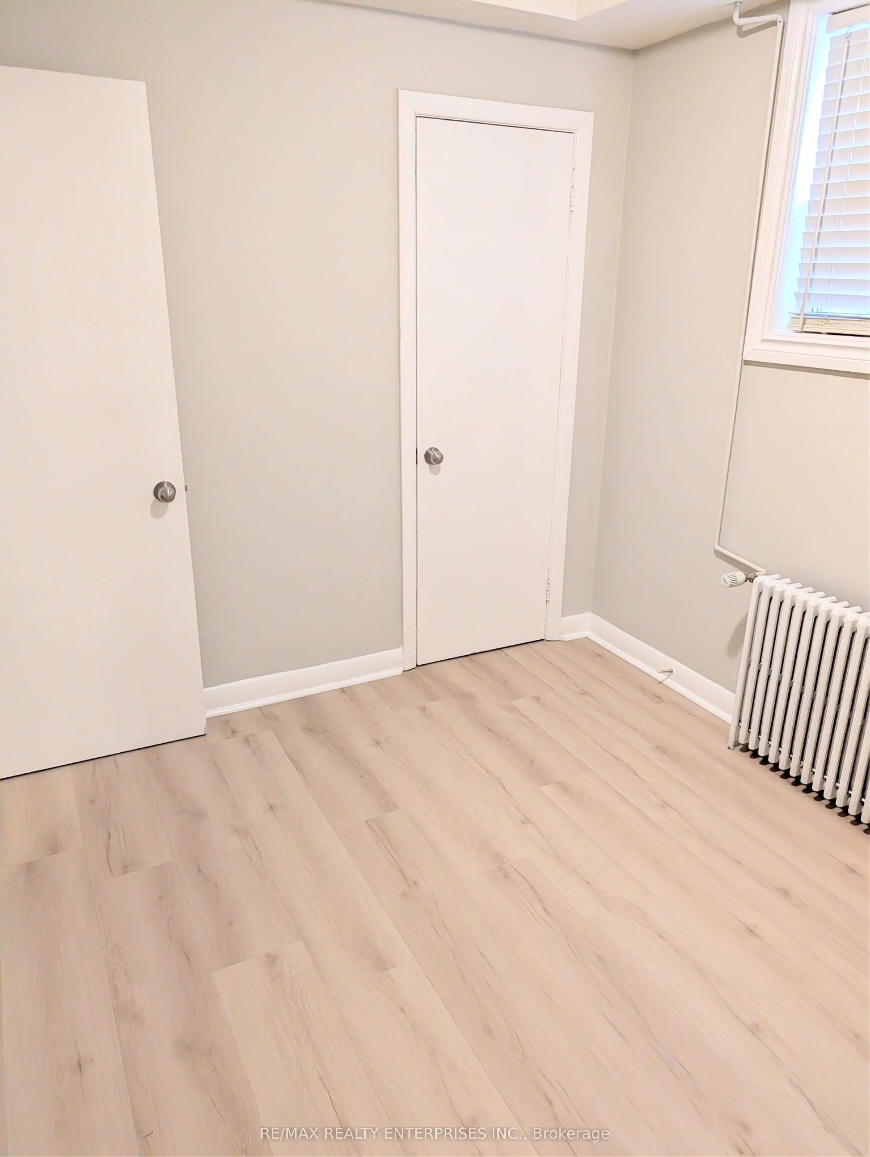 22 Peter Street S #Apt 1