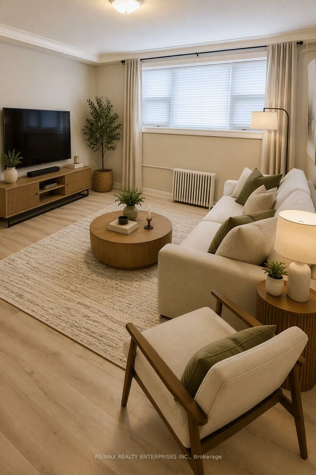 22 Peter Street S #Apt 1