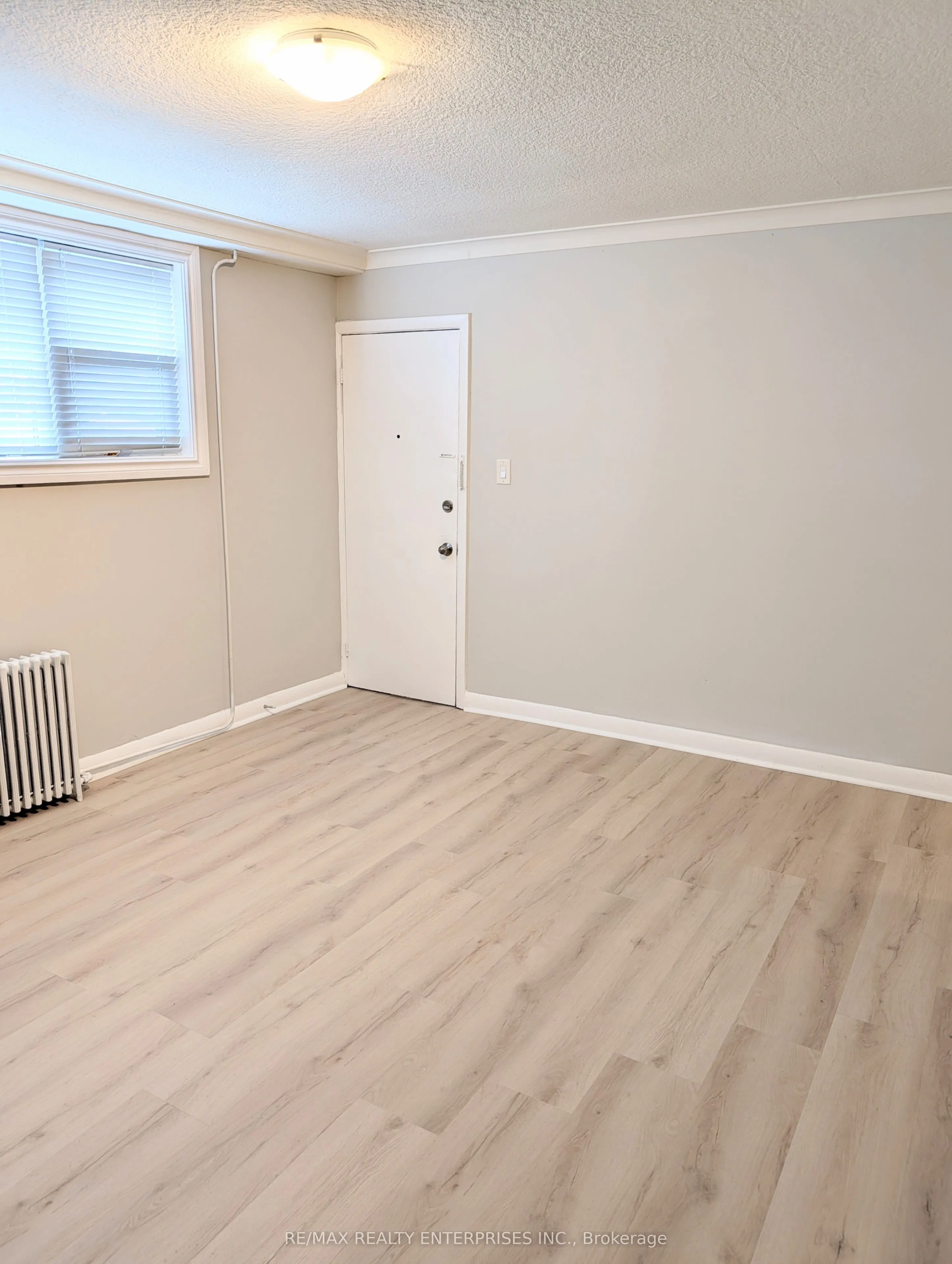 22 Peter Street S #Apt 1