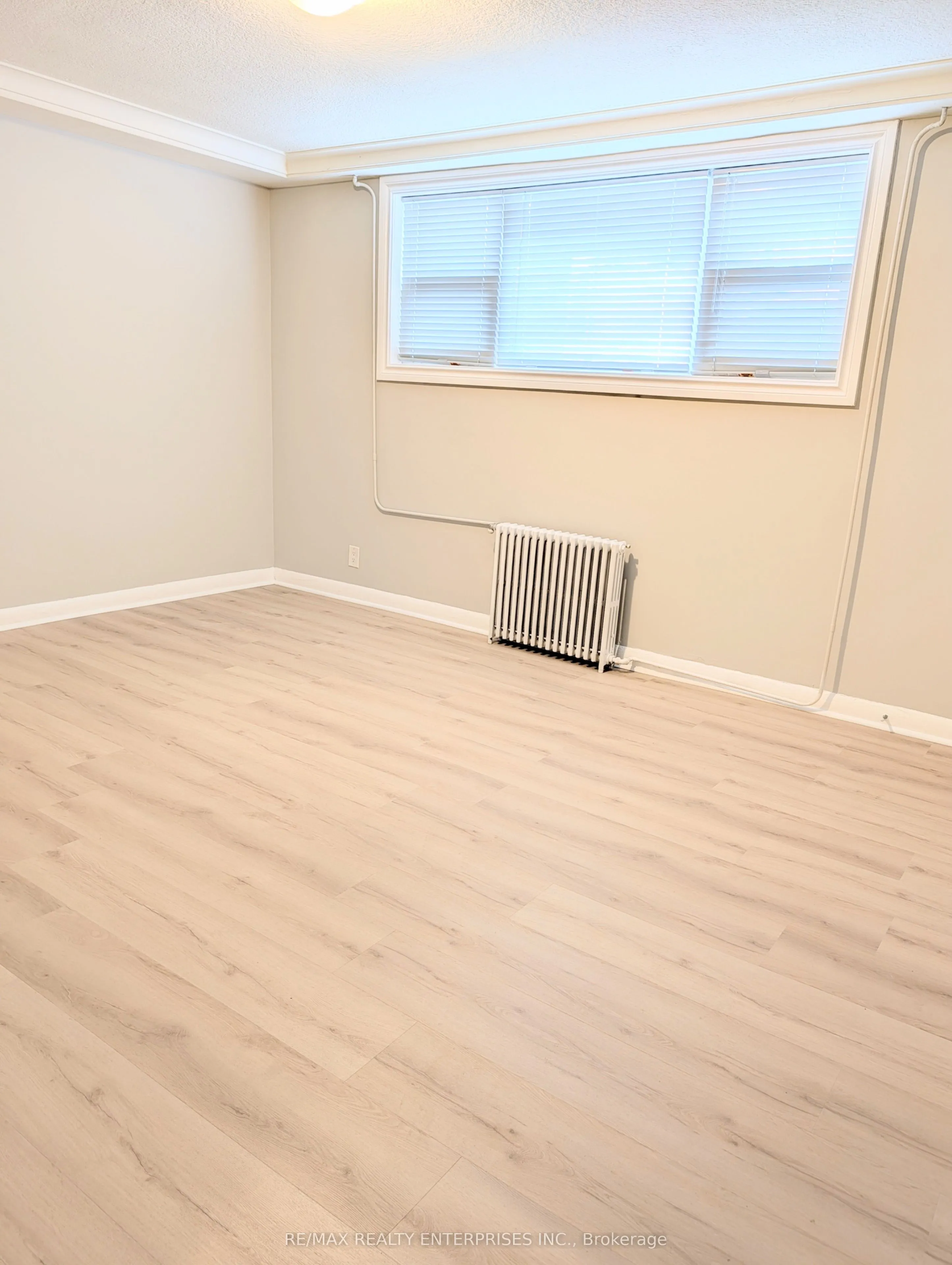 22 Peter Street S #Apt 1