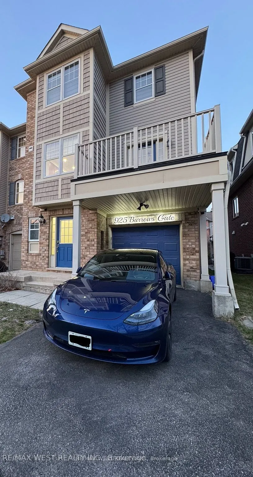 925 Burrows Gate