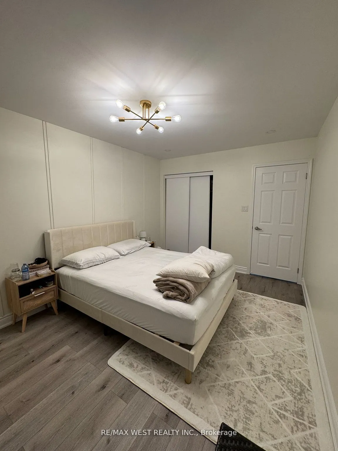 925 Burrows Gate