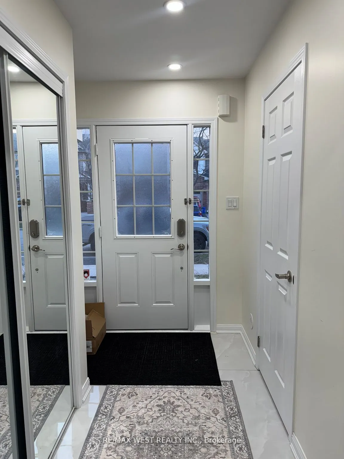 925 Burrows Gate