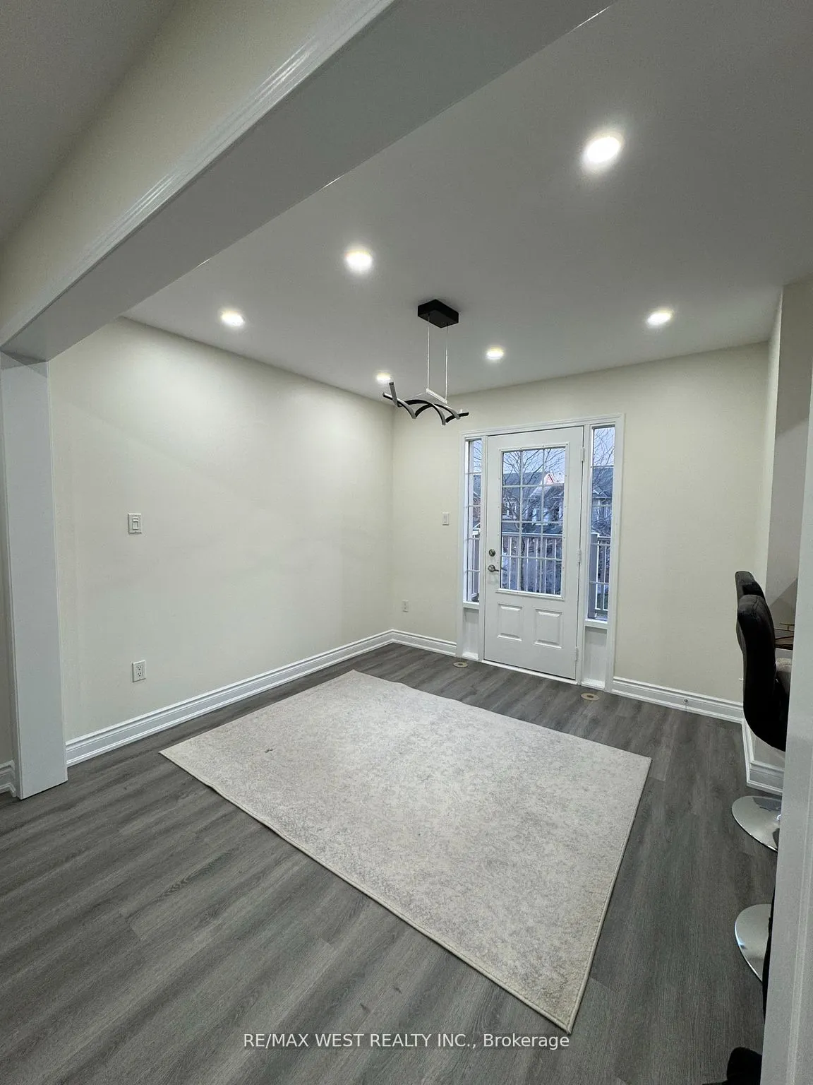925 Burrows Gate