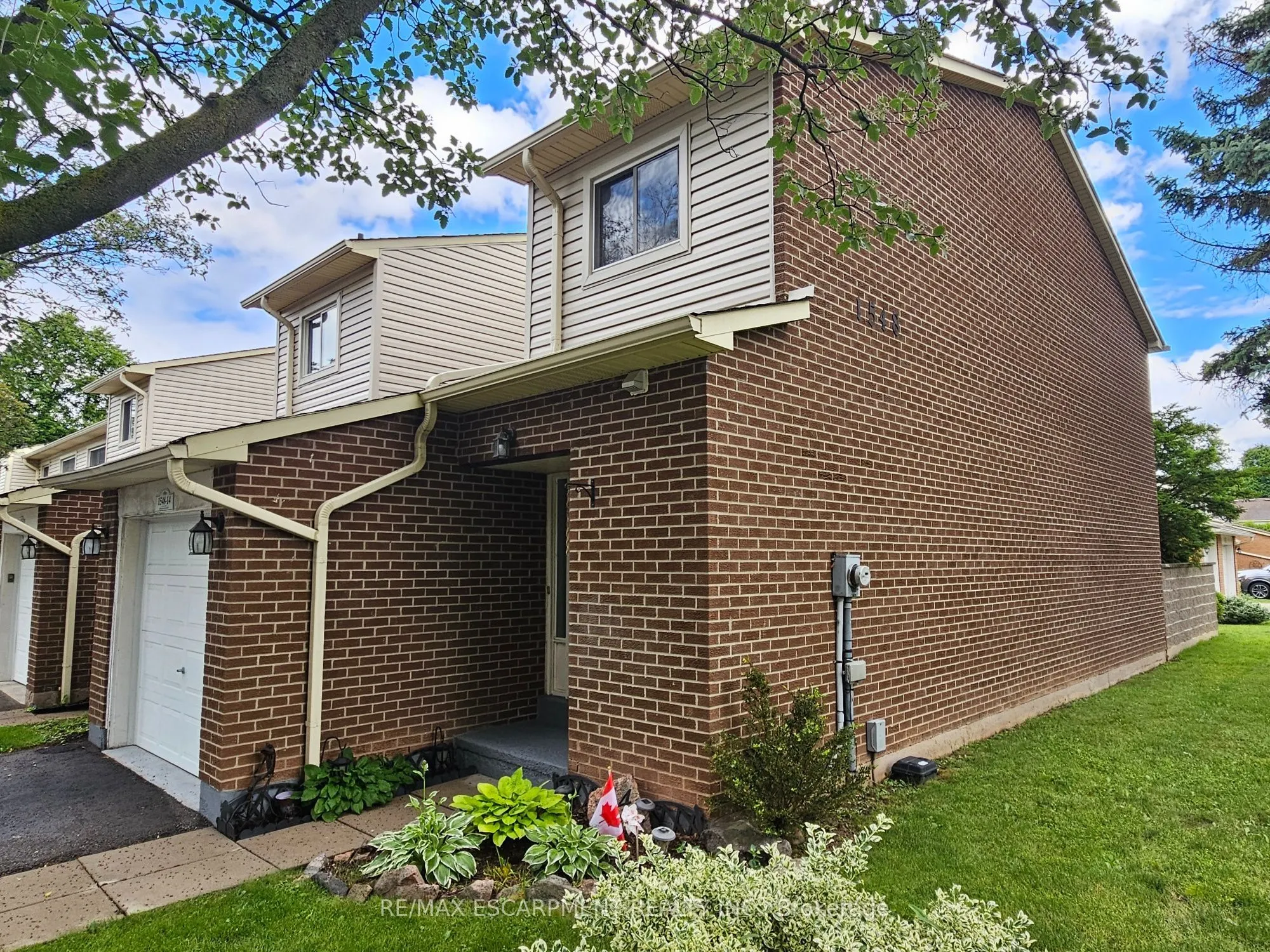 1548 Newlands Crescent #14