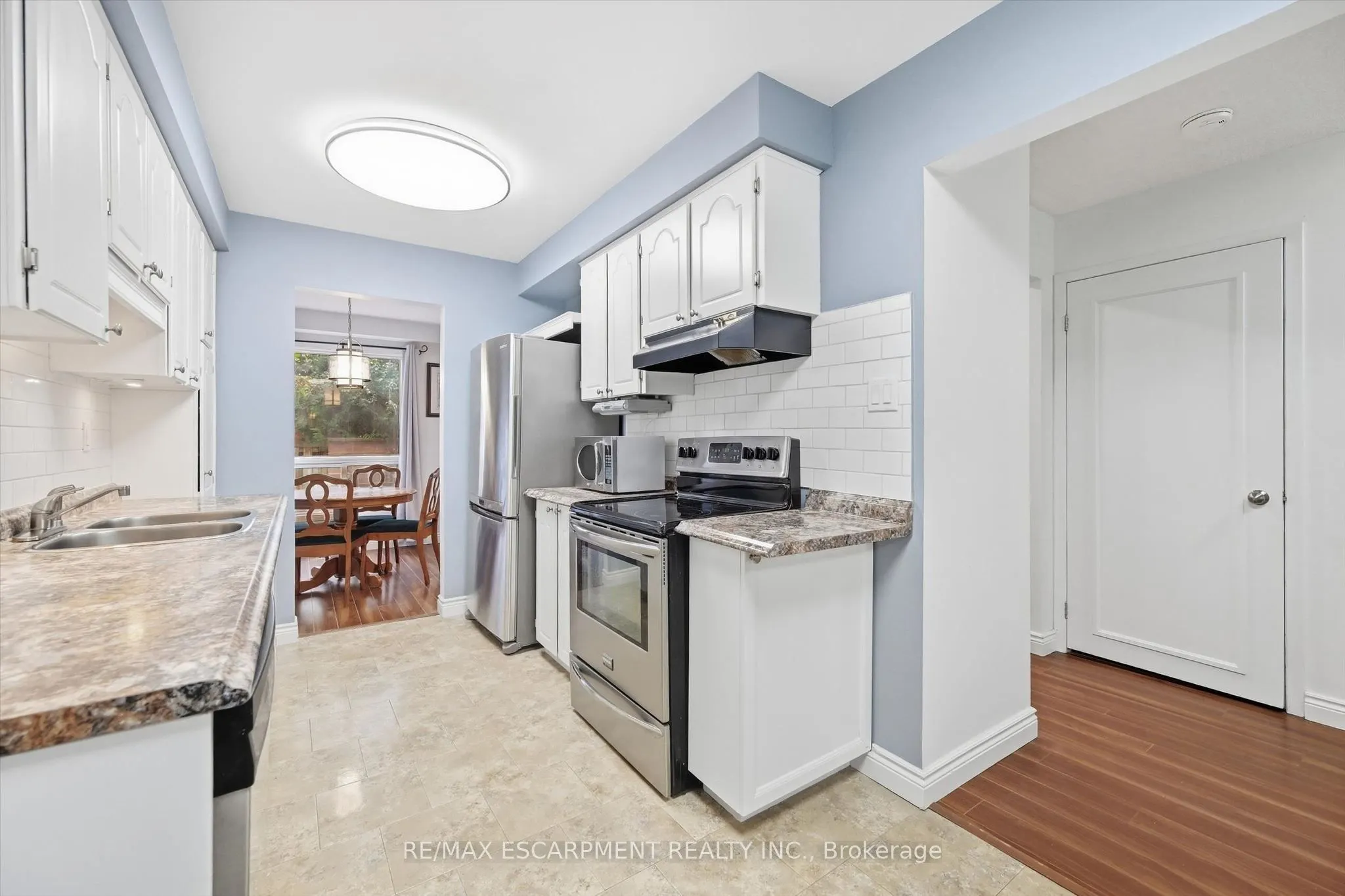 1548 Newlands Crescent #14