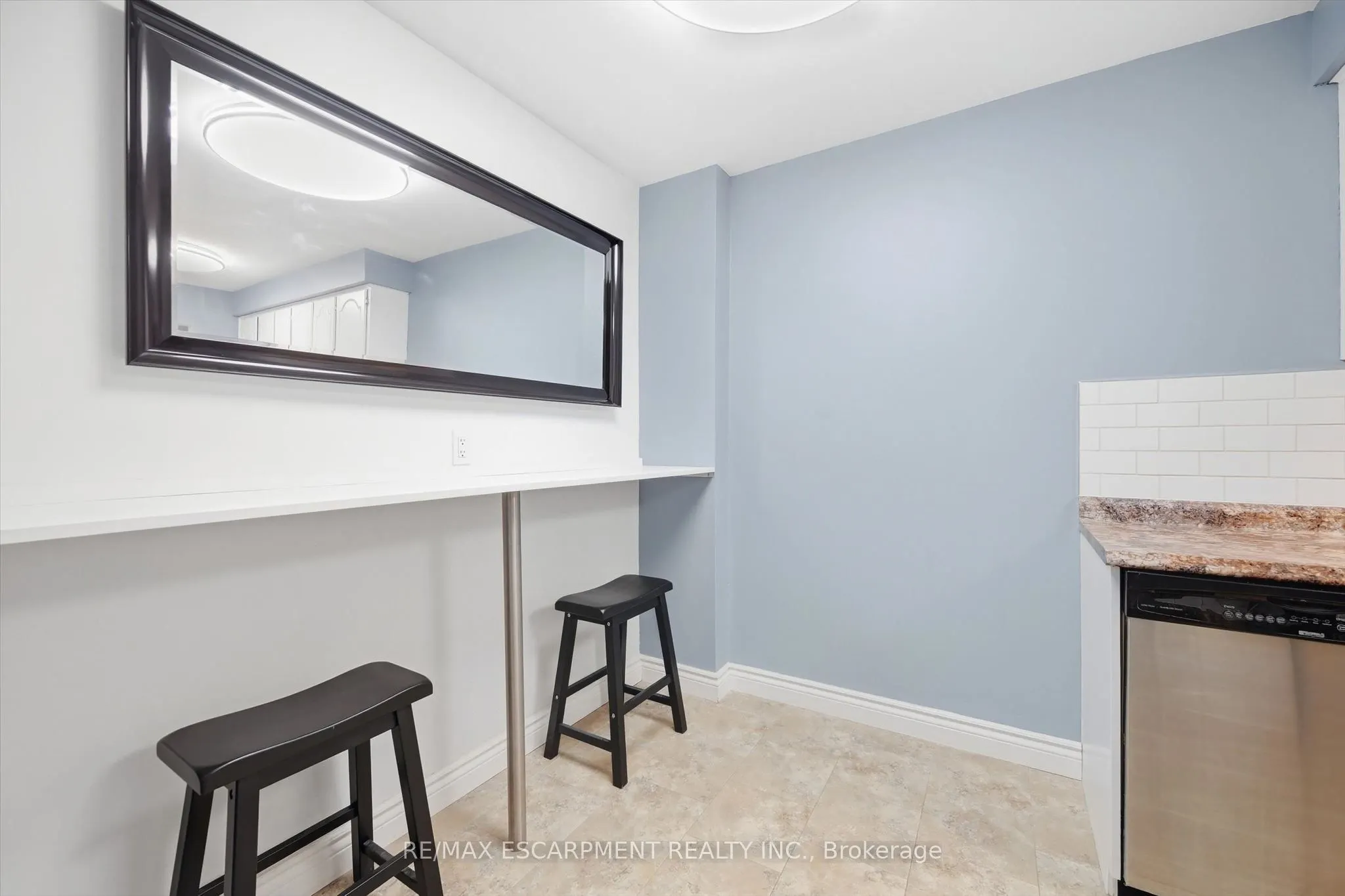 1548 Newlands Crescent #14
