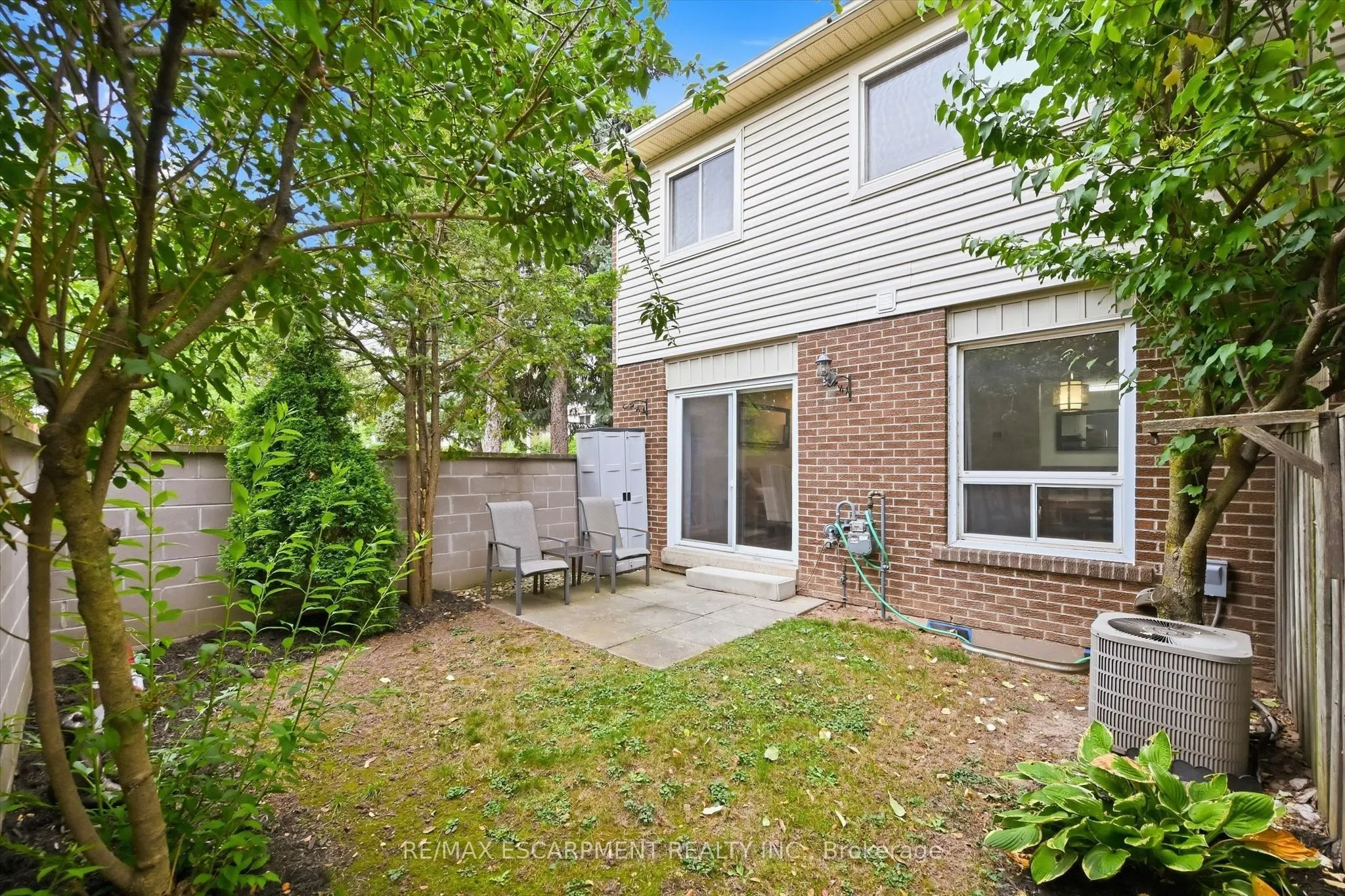1548 Newlands Crescent #14