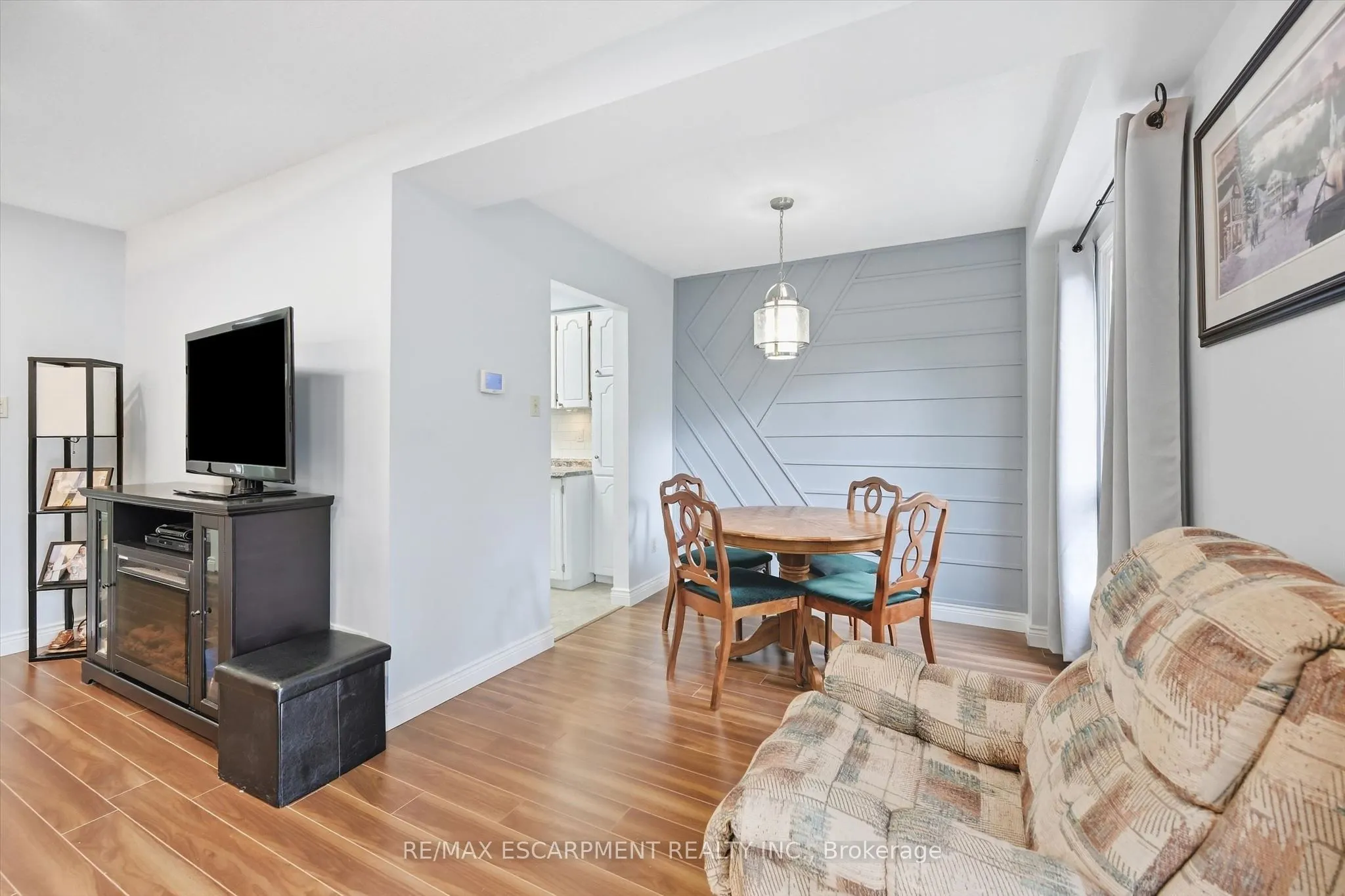 1548 Newlands Crescent #14