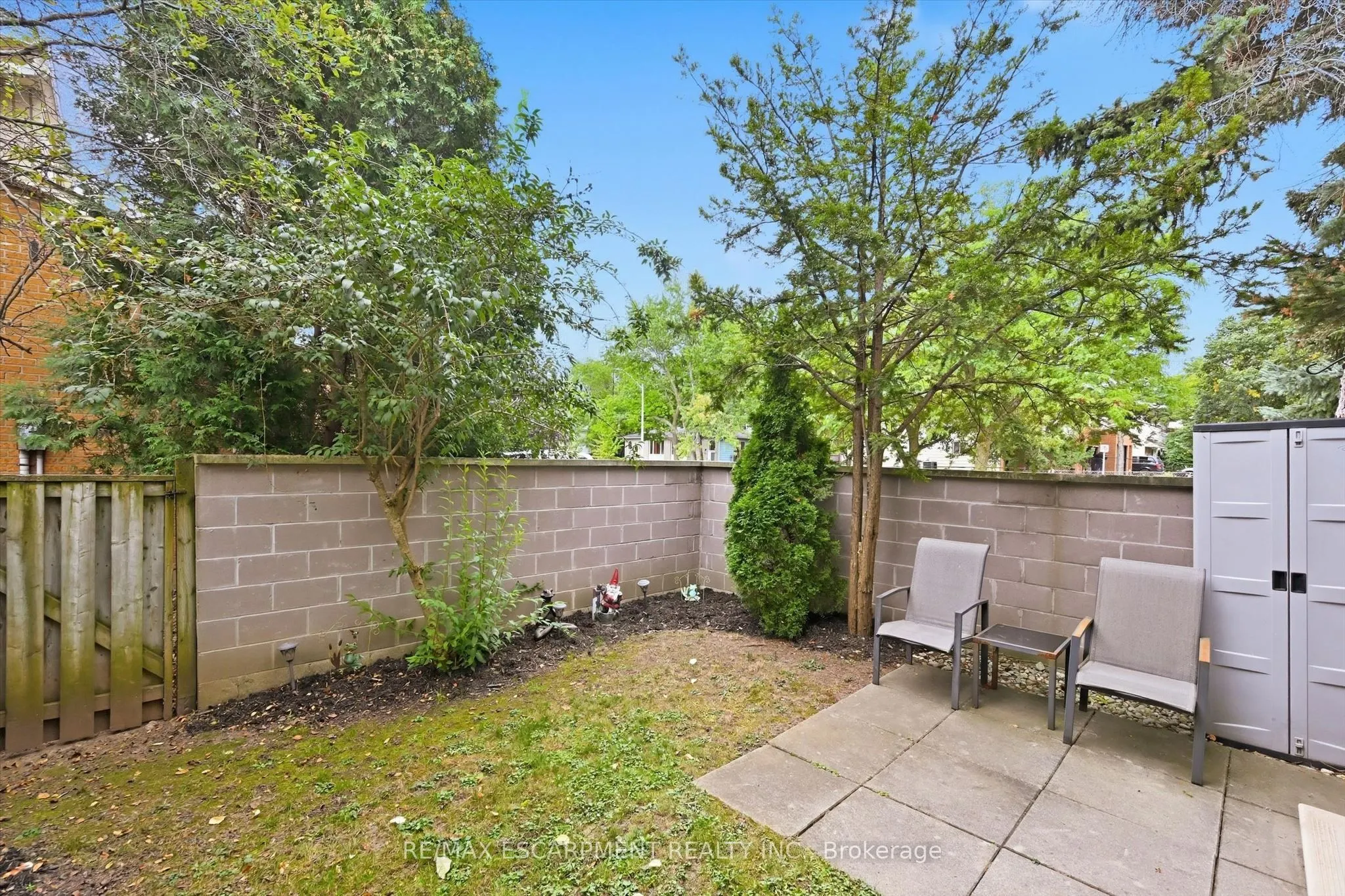 1548 Newlands Crescent #14