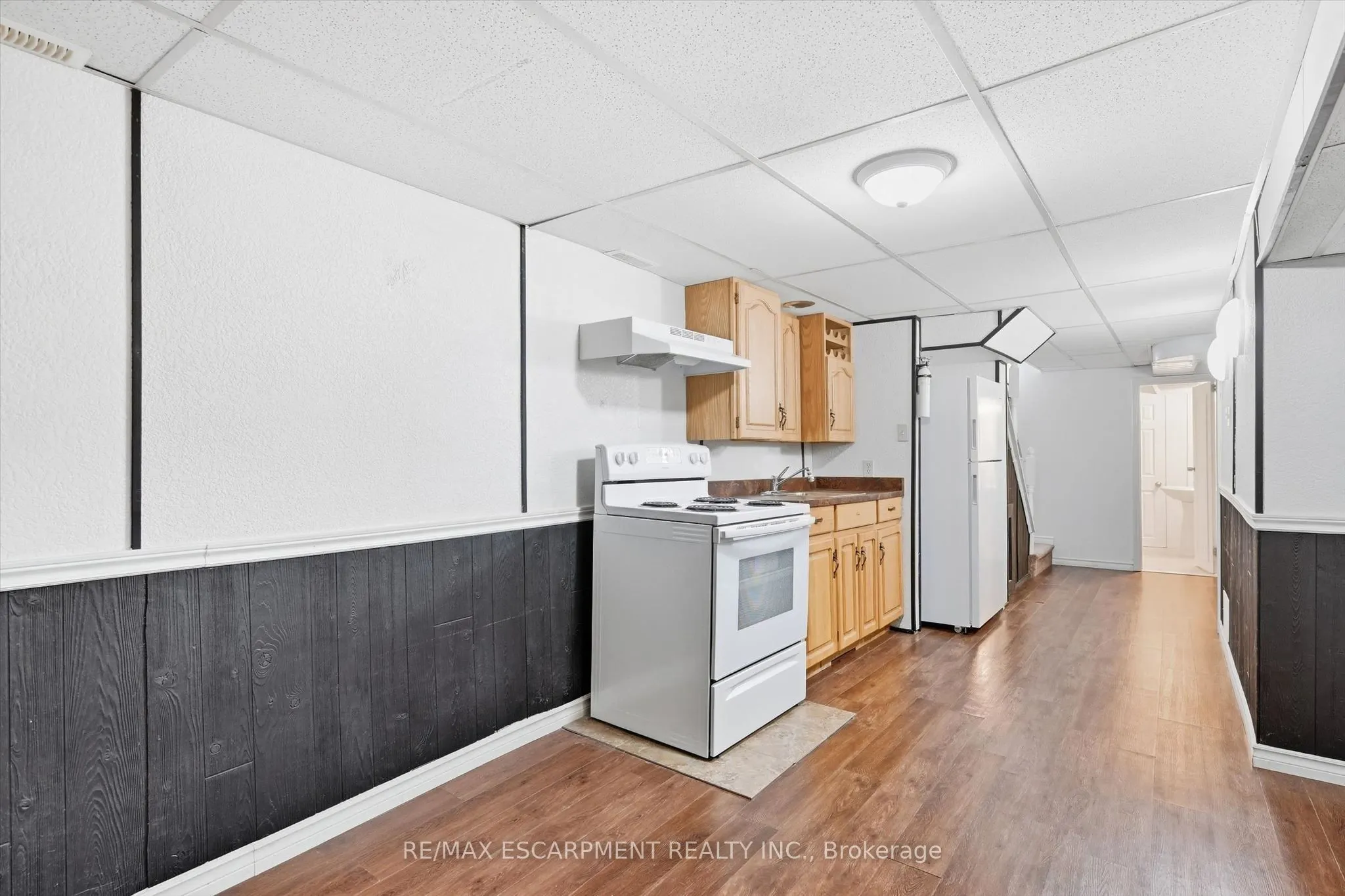 1548 Newlands Crescent #14