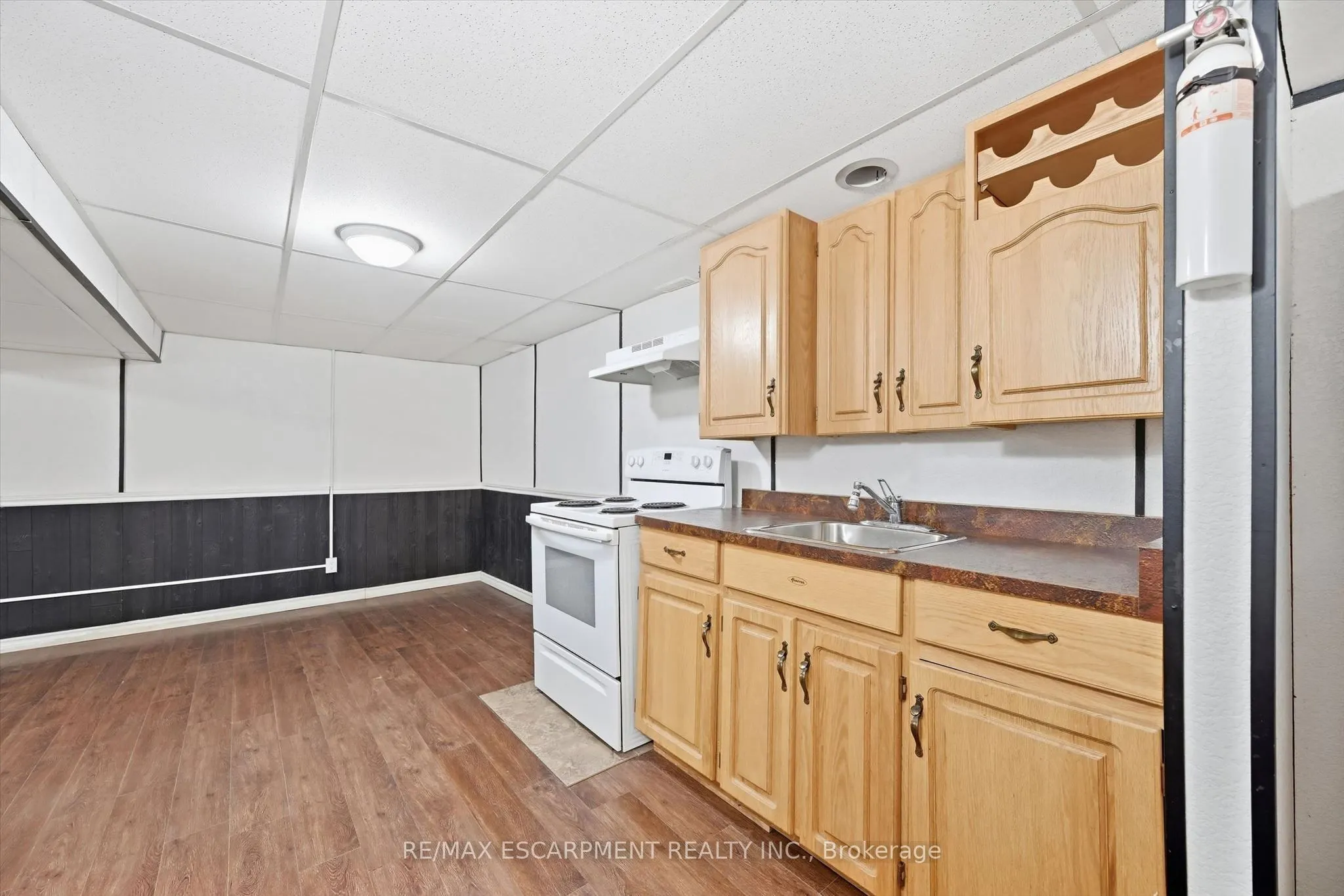 1548 Newlands Crescent #14