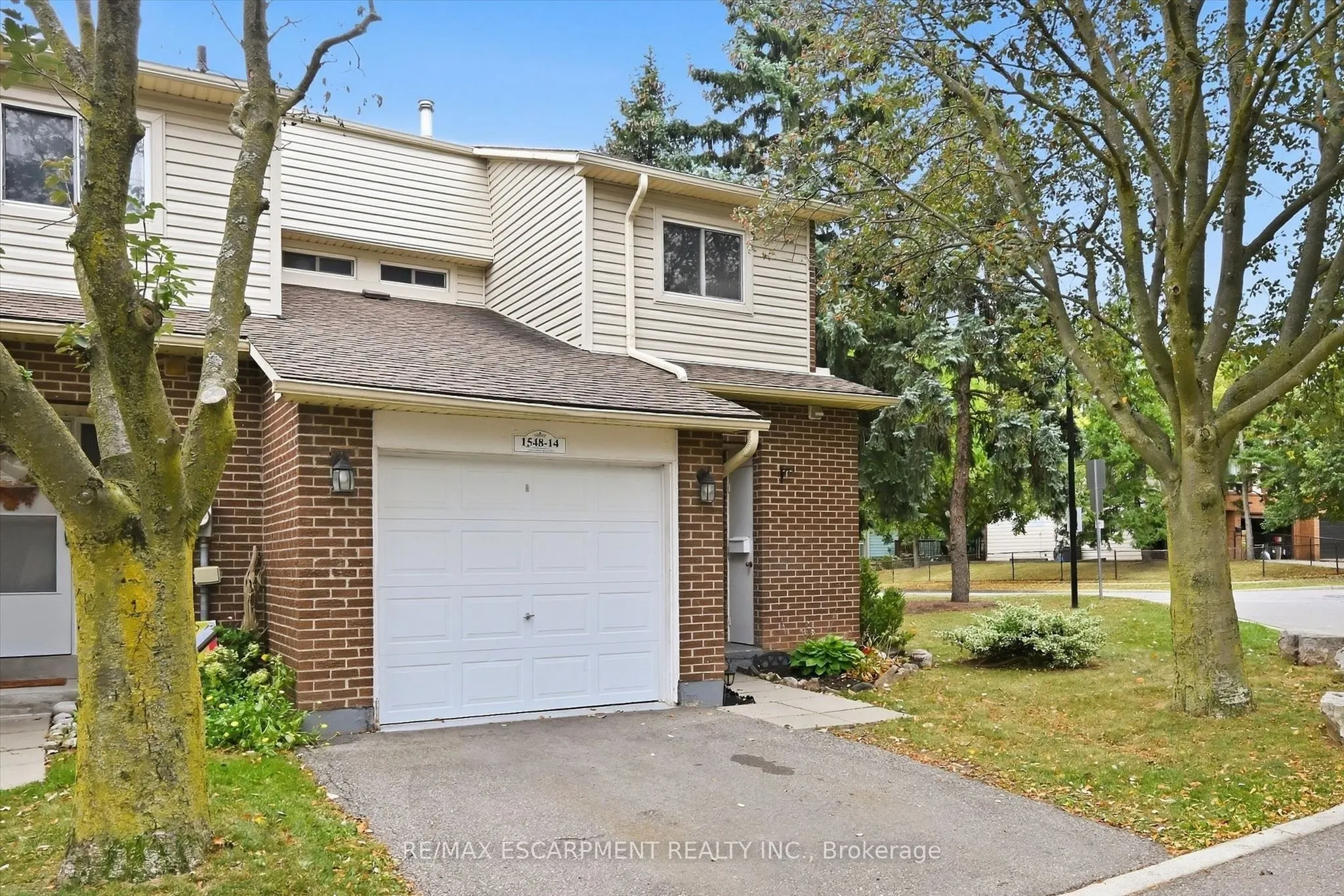 1548 Newlands Crescent #14