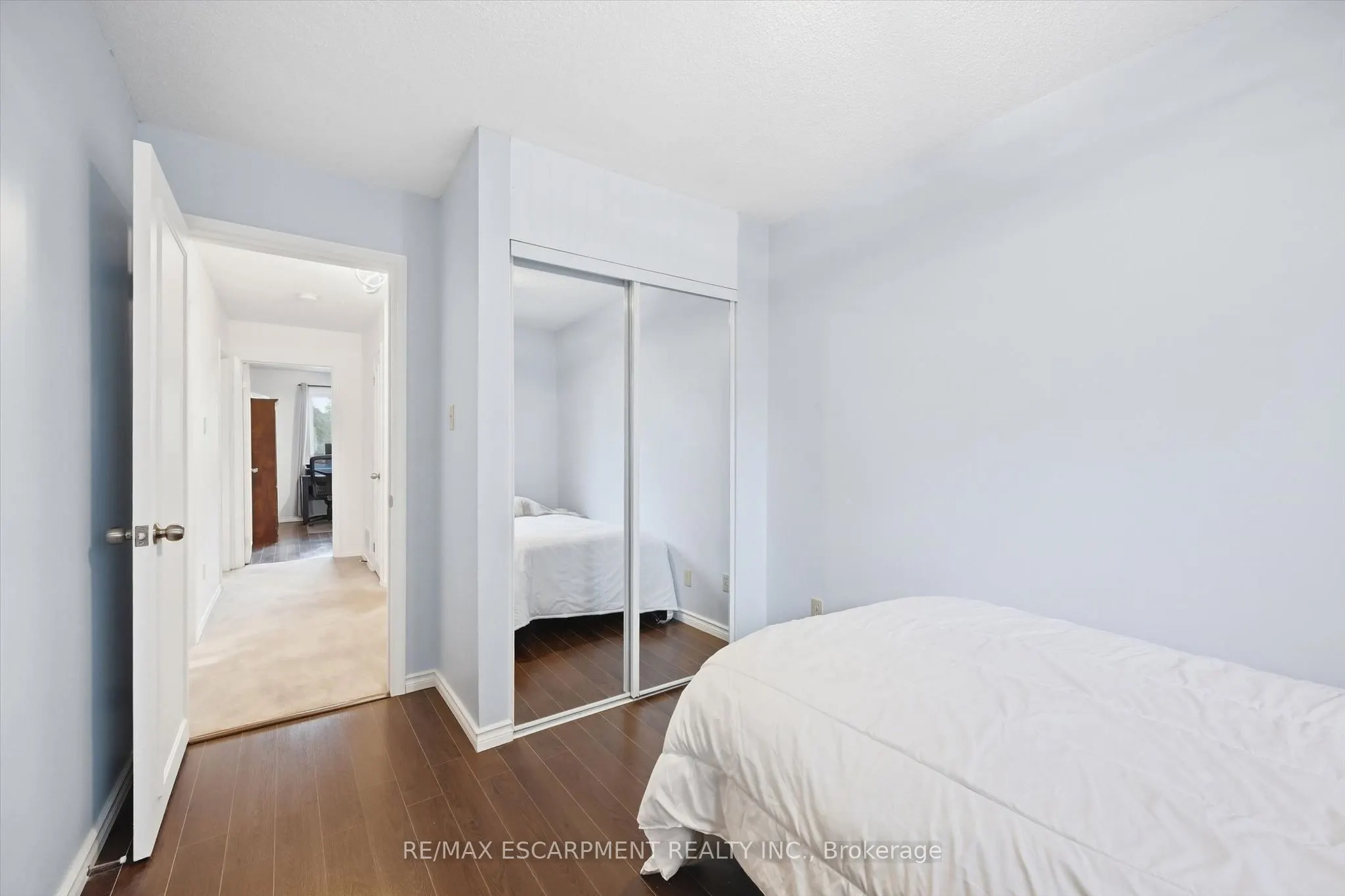 1548 Newlands Crescent #14