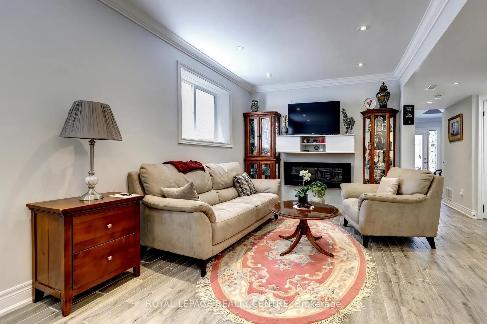 1296 Woodhill Court