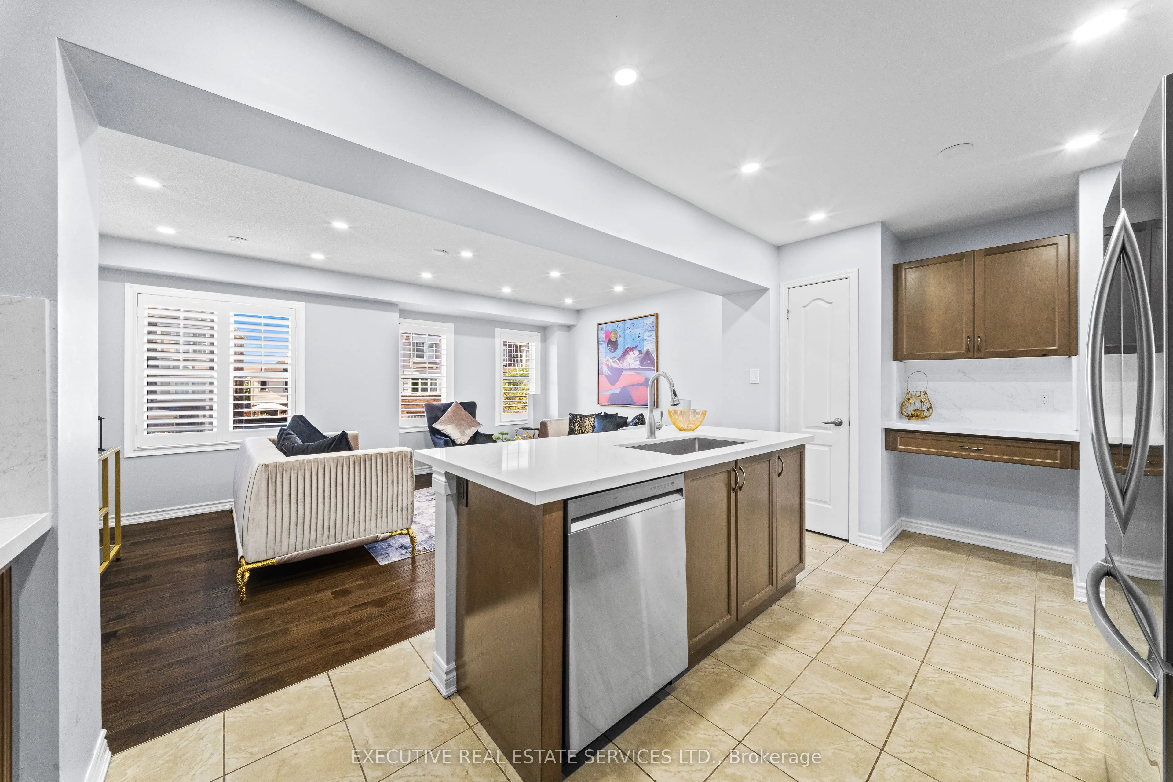 98 Bannister Crescent