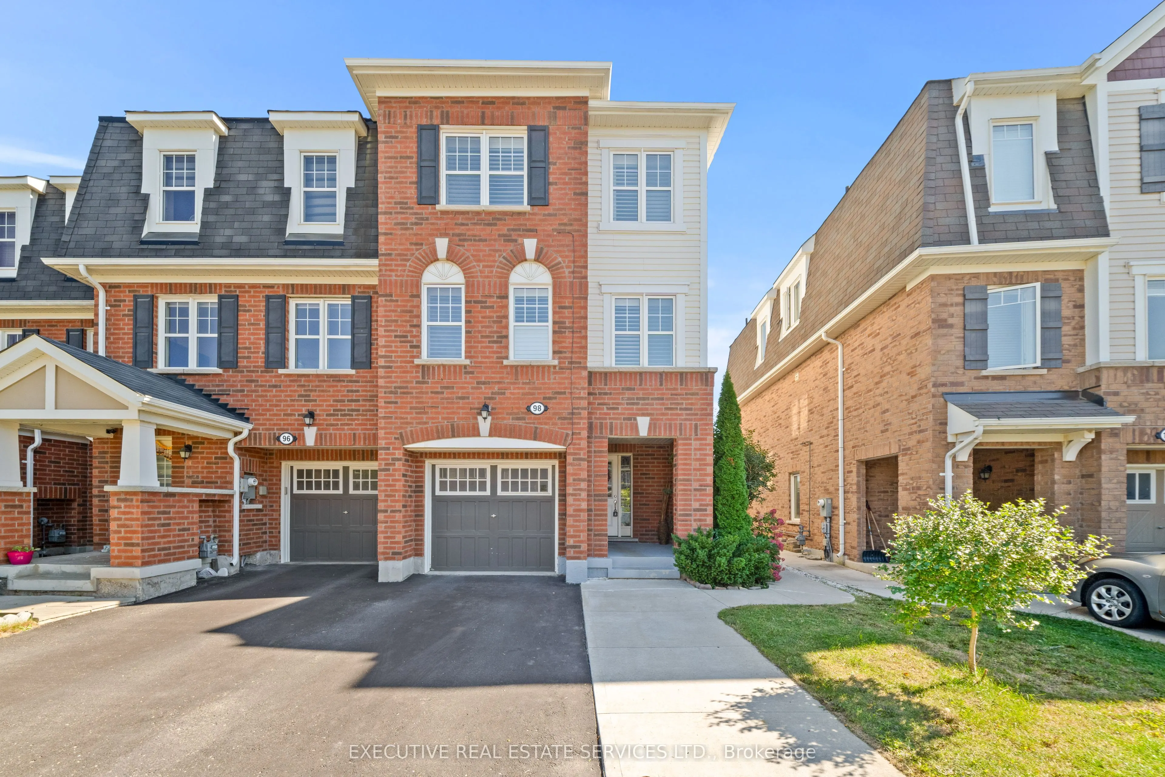 98 Bannister Crescent
