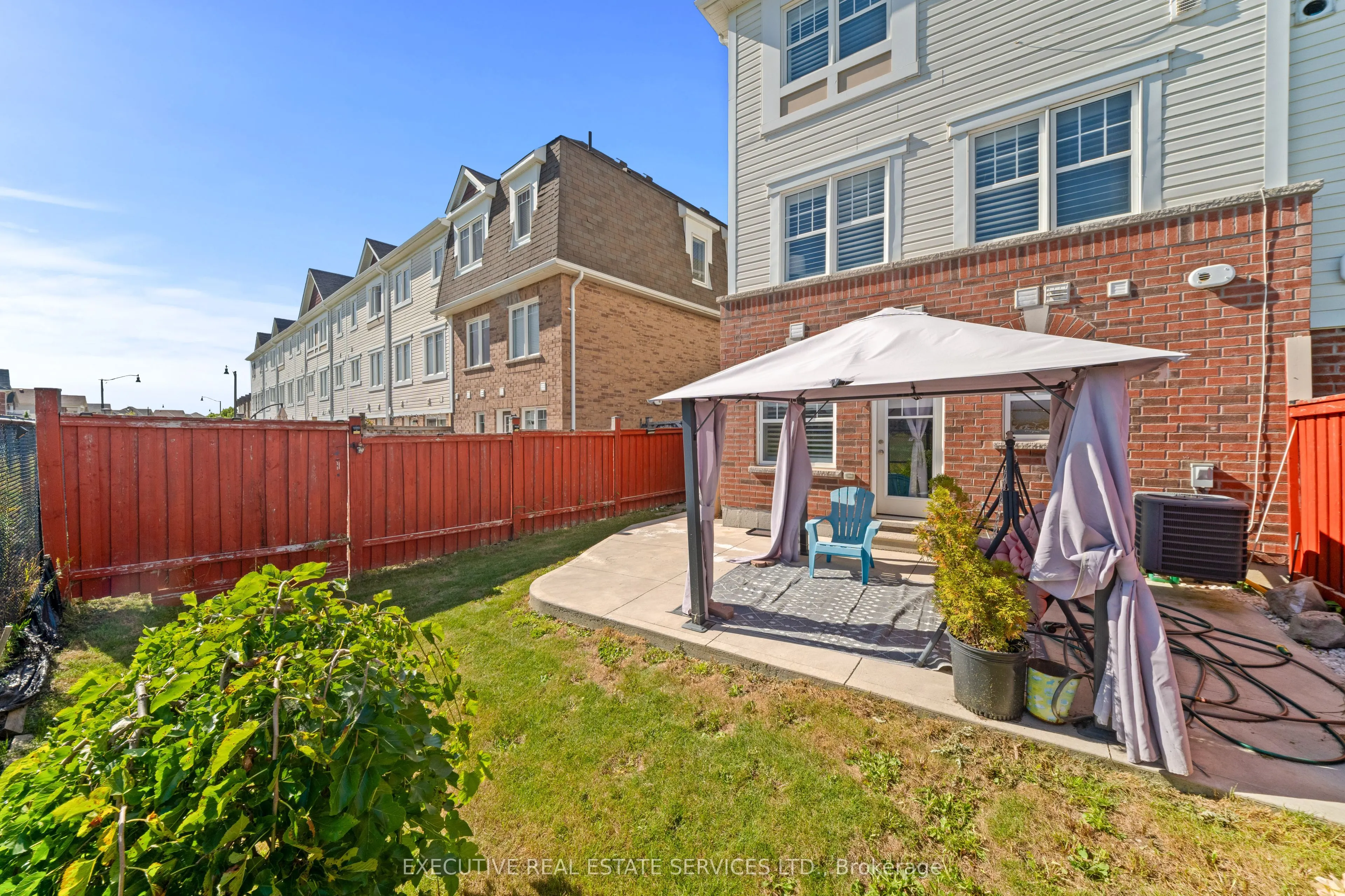 98 Bannister Crescent