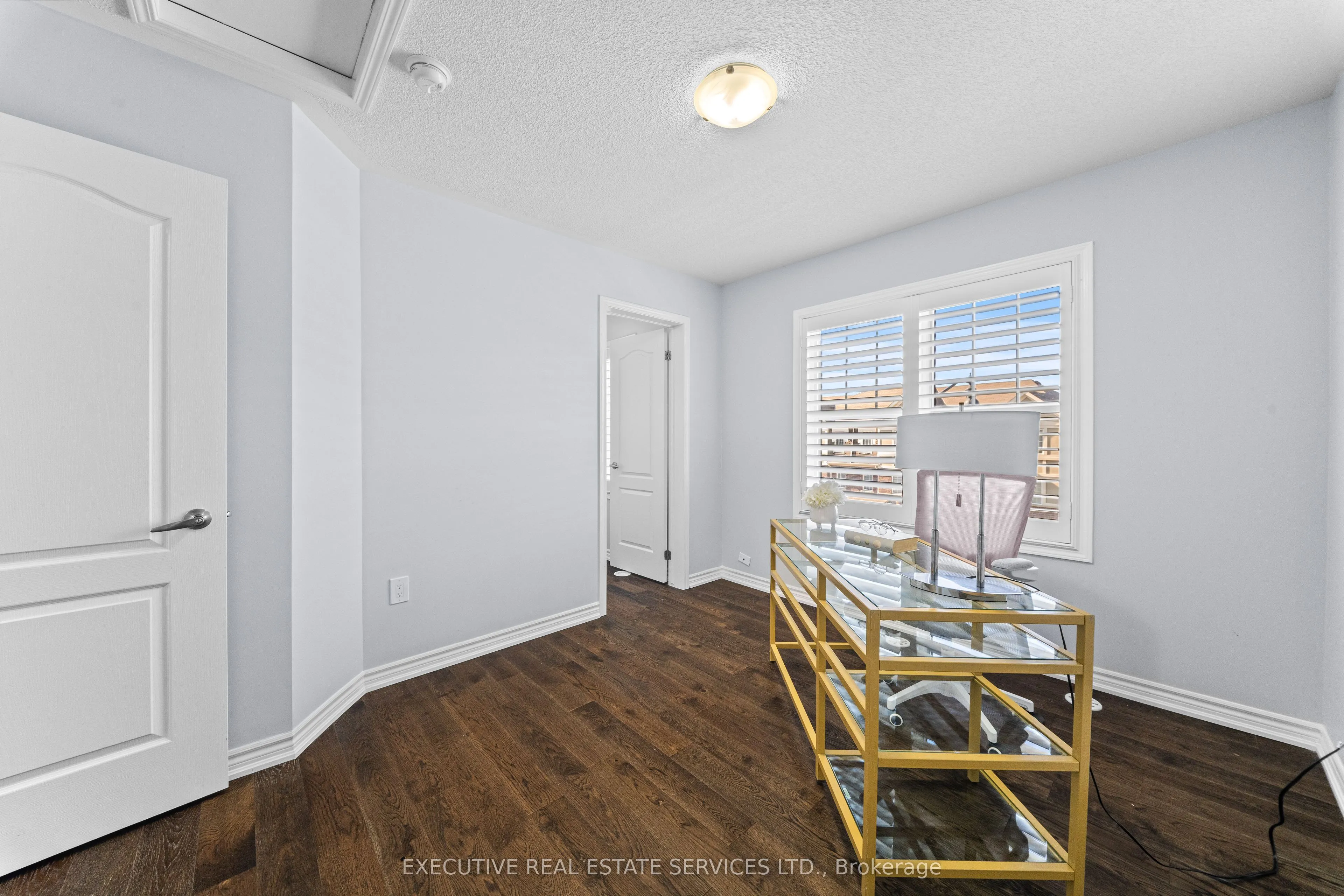 98 Bannister Crescent