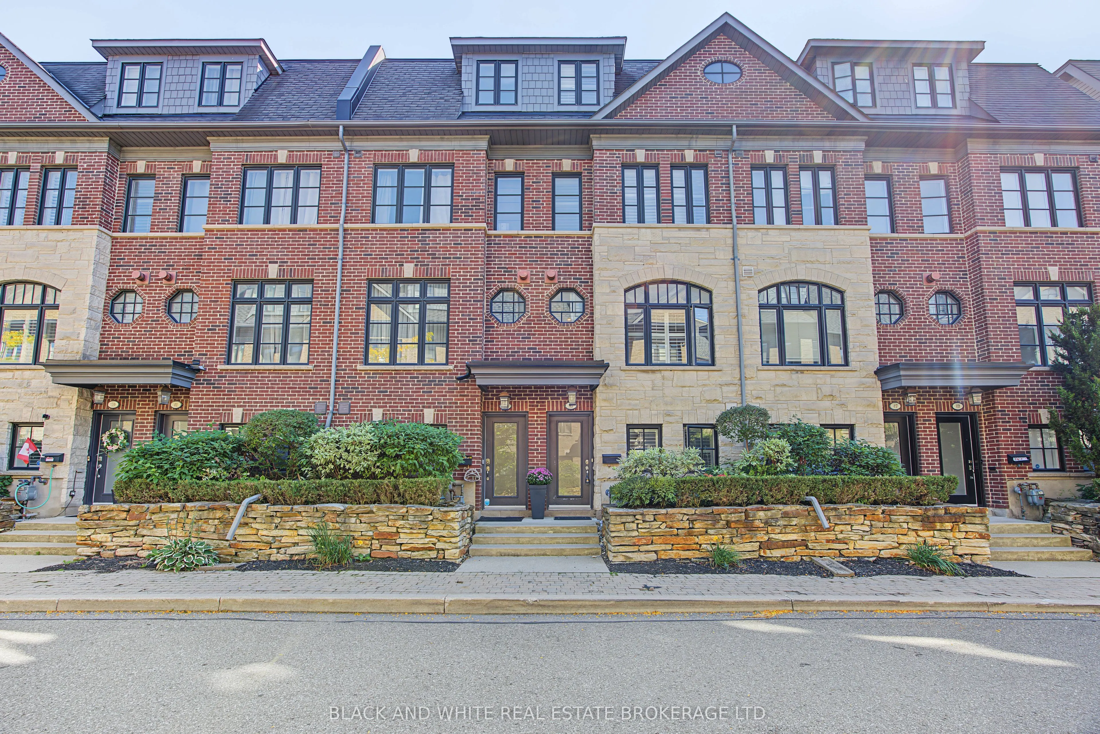 45 Lobo Mews