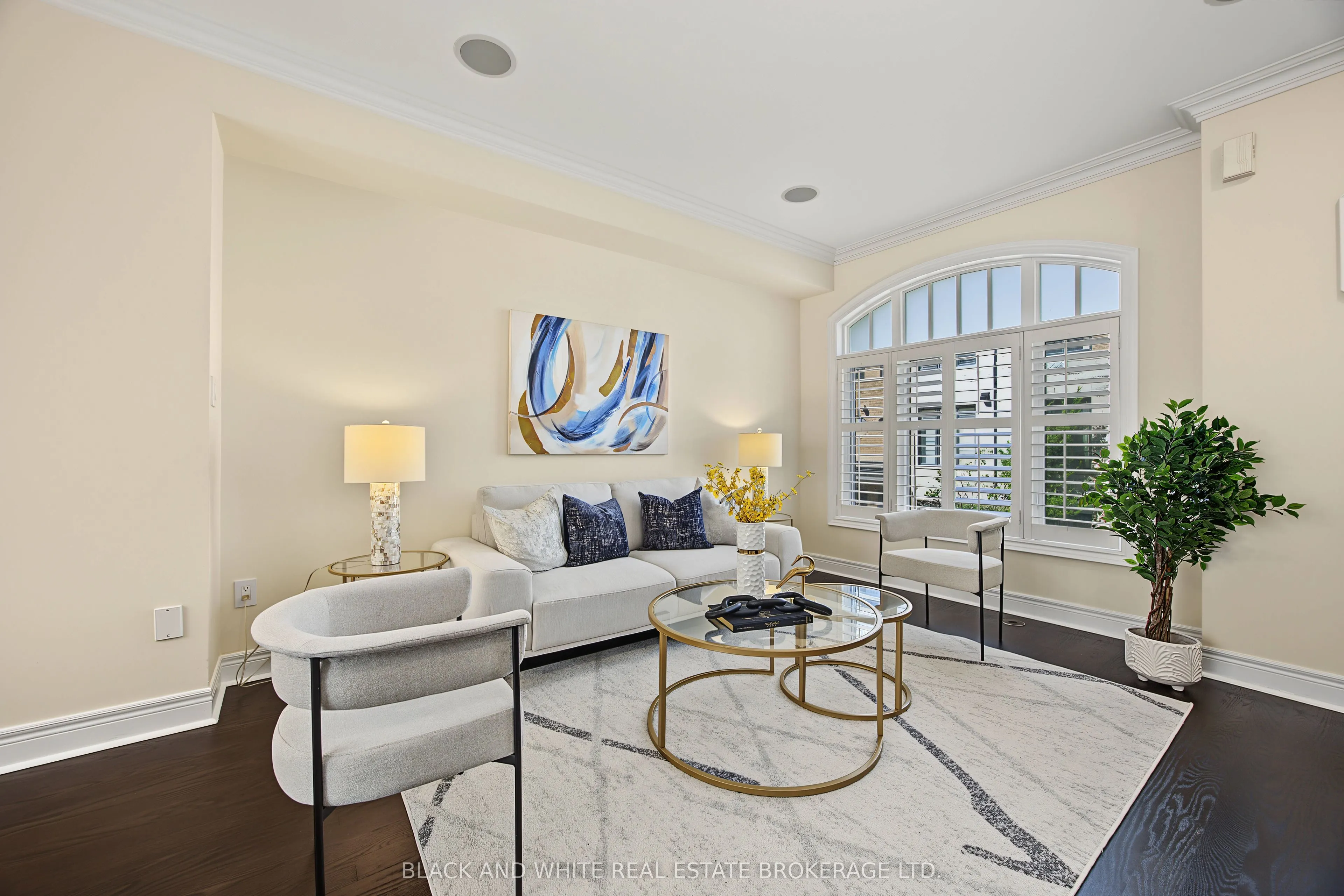 45 Lobo Mews