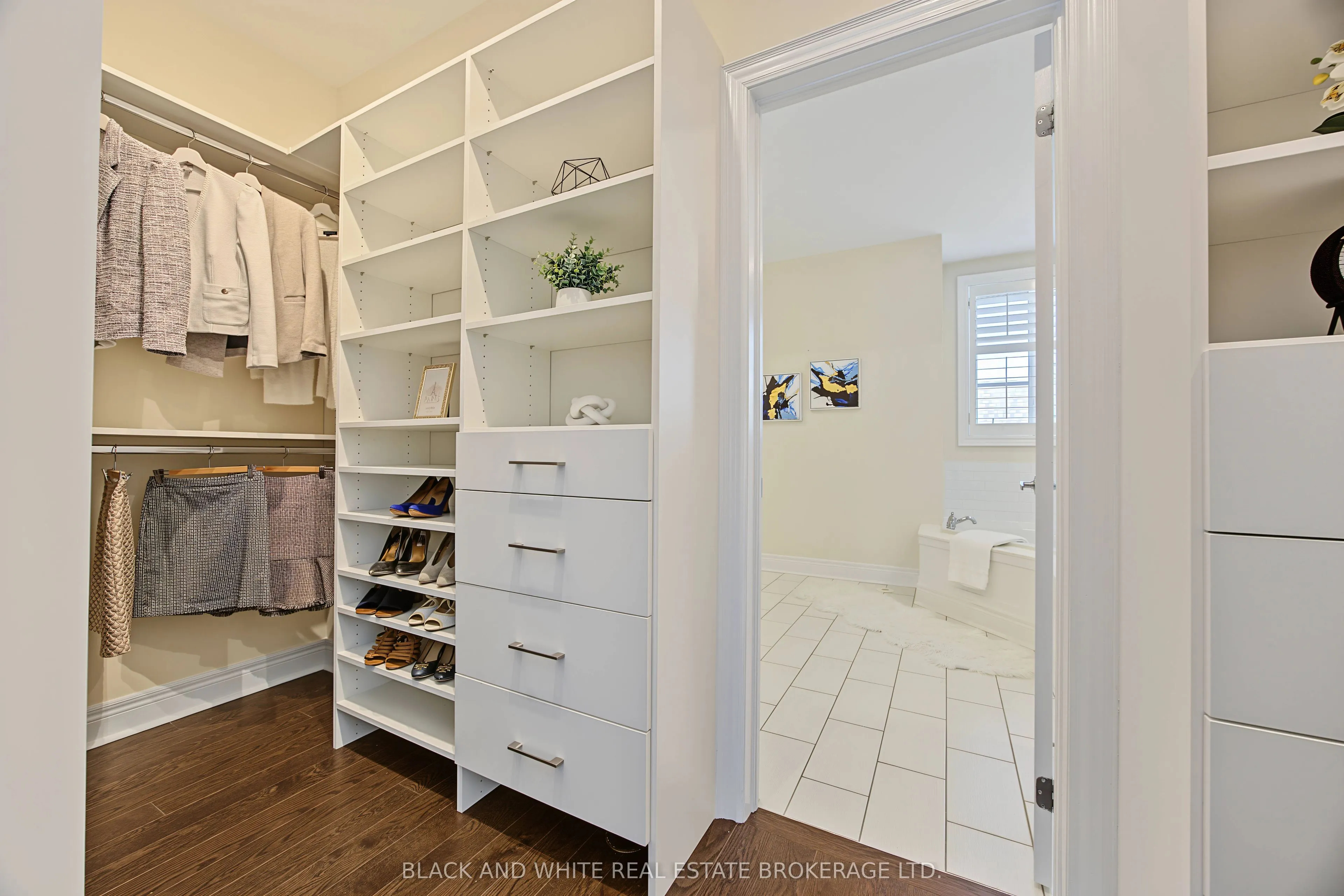 45 Lobo Mews
