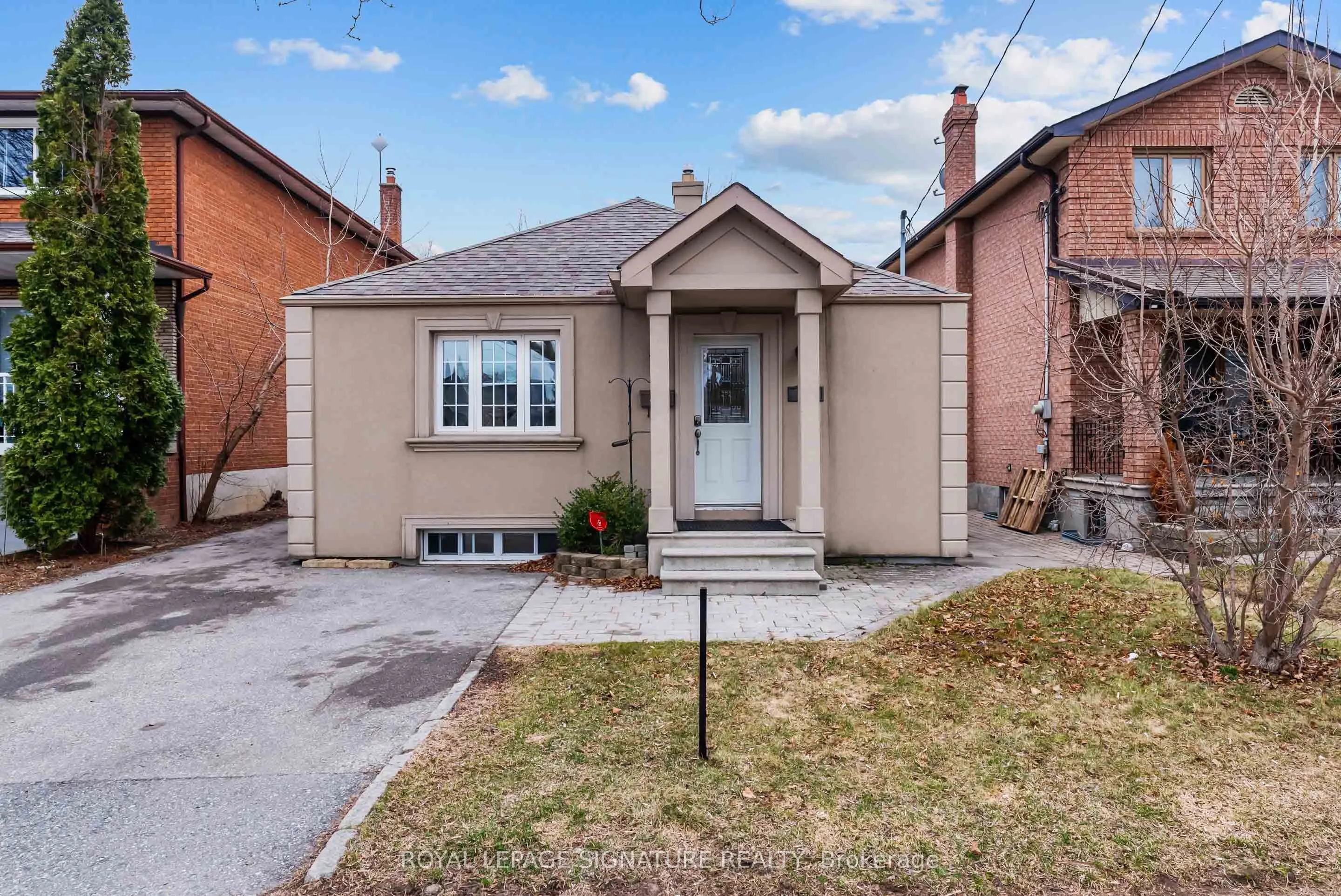 112 Foch Avenue #Lower