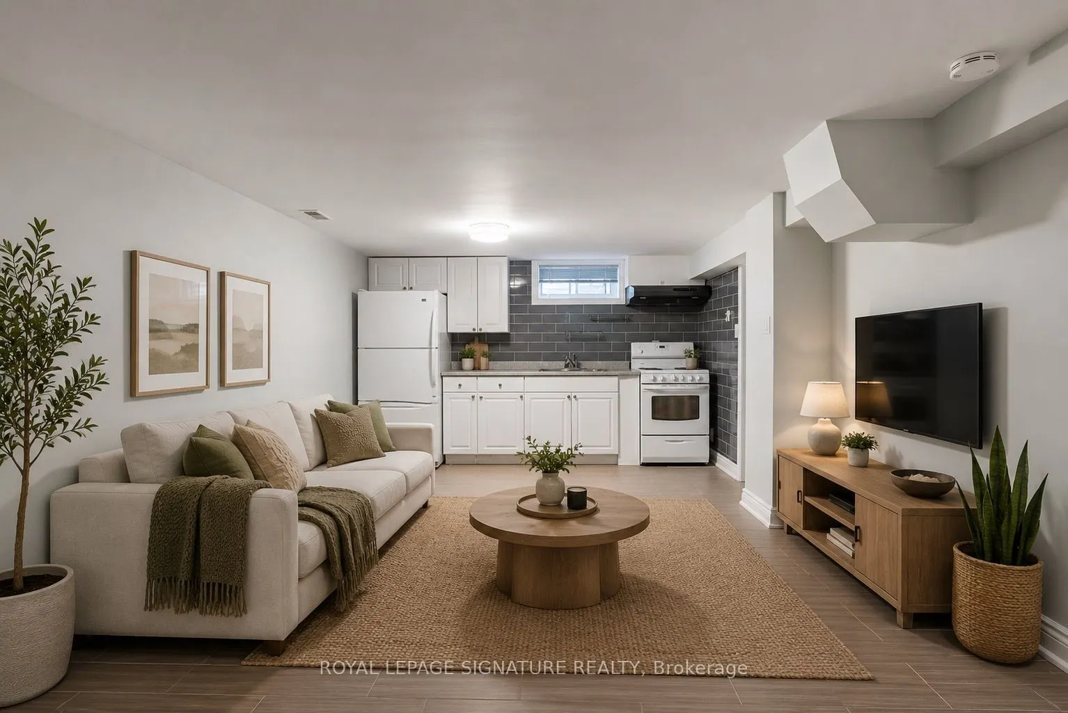 112 Foch Avenue #Lower