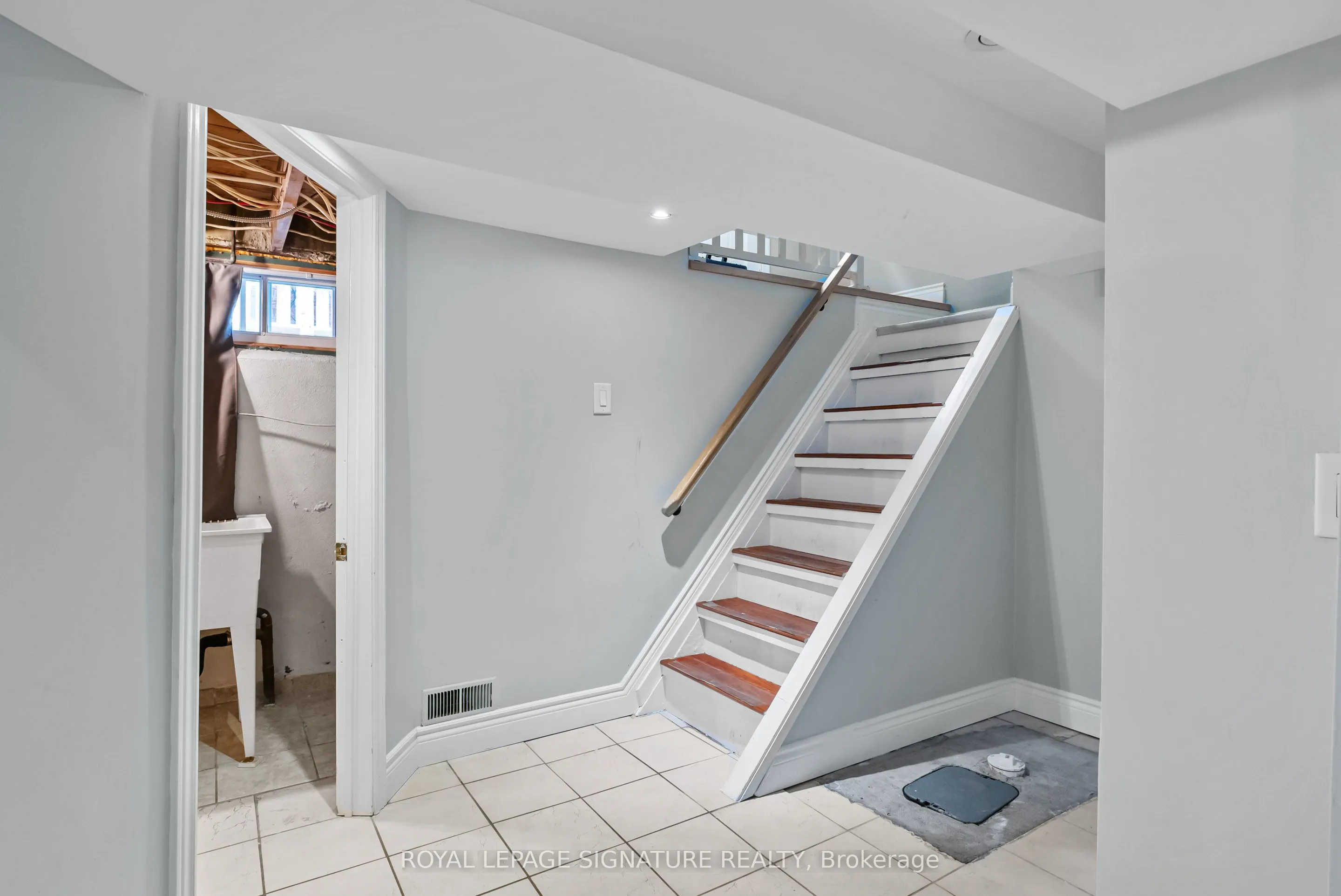 112 Foch Avenue #Lower