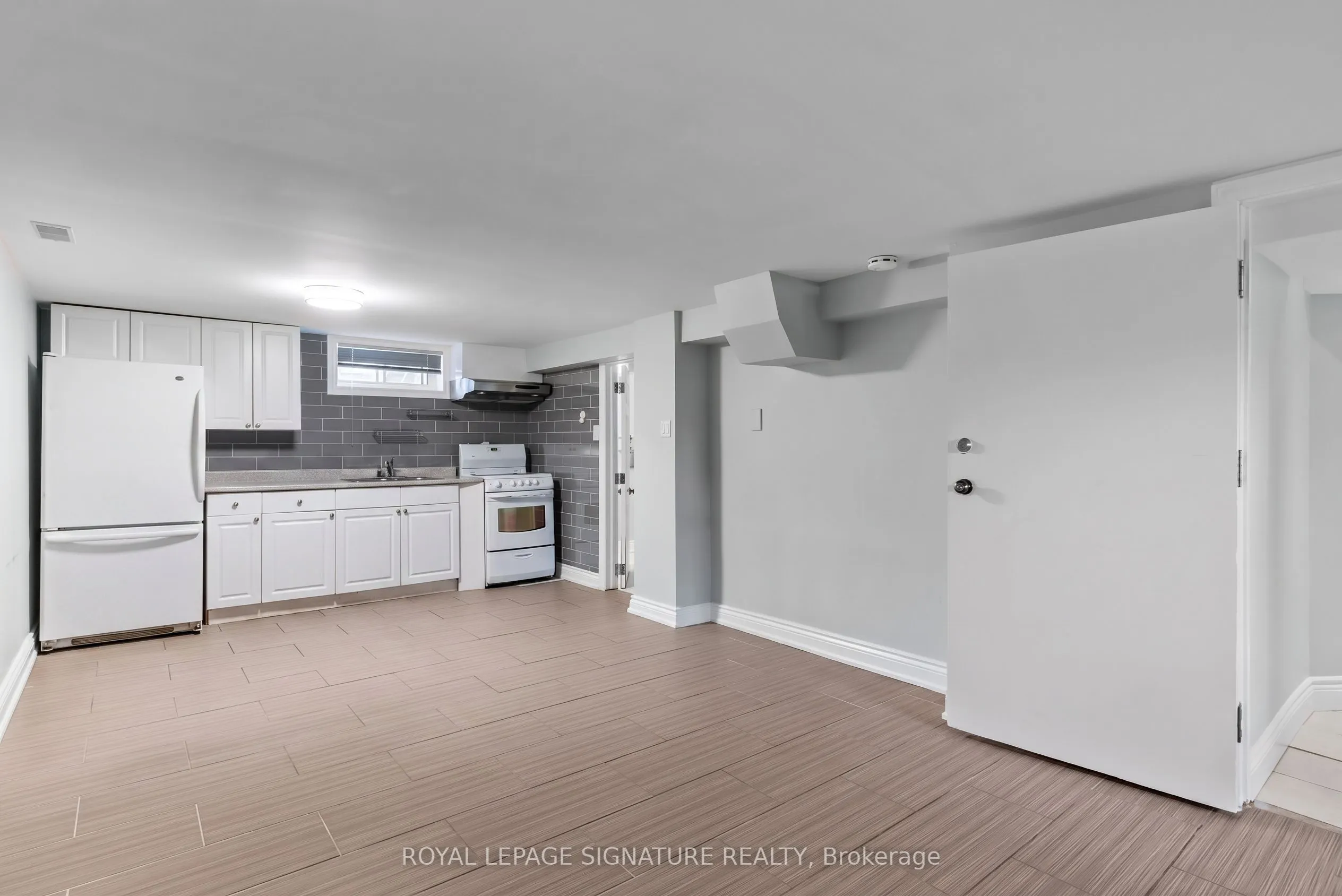 112 Foch Avenue #Lower