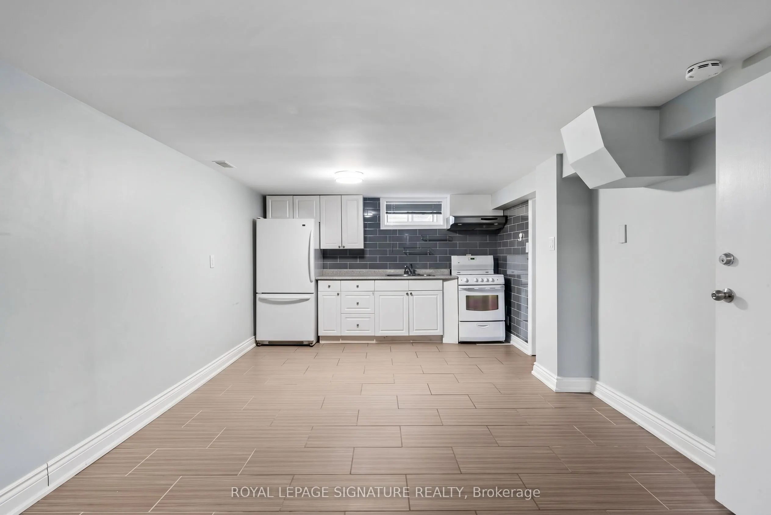 112 Foch Avenue #Lower