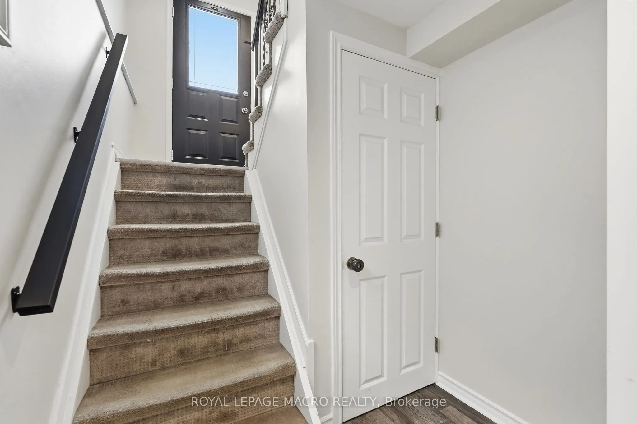 2328 Malcolm Crescent