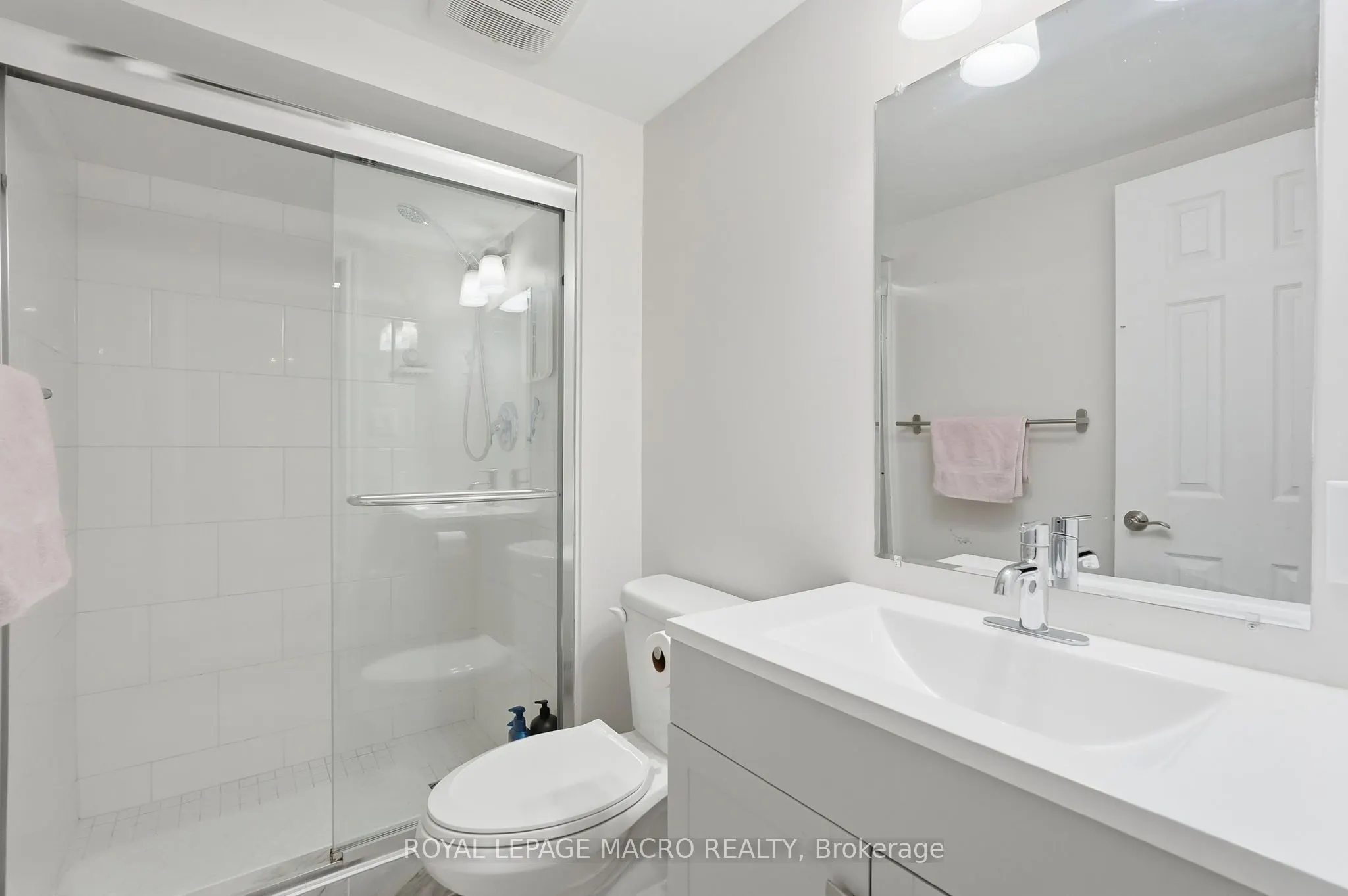2328 Malcolm Crescent
