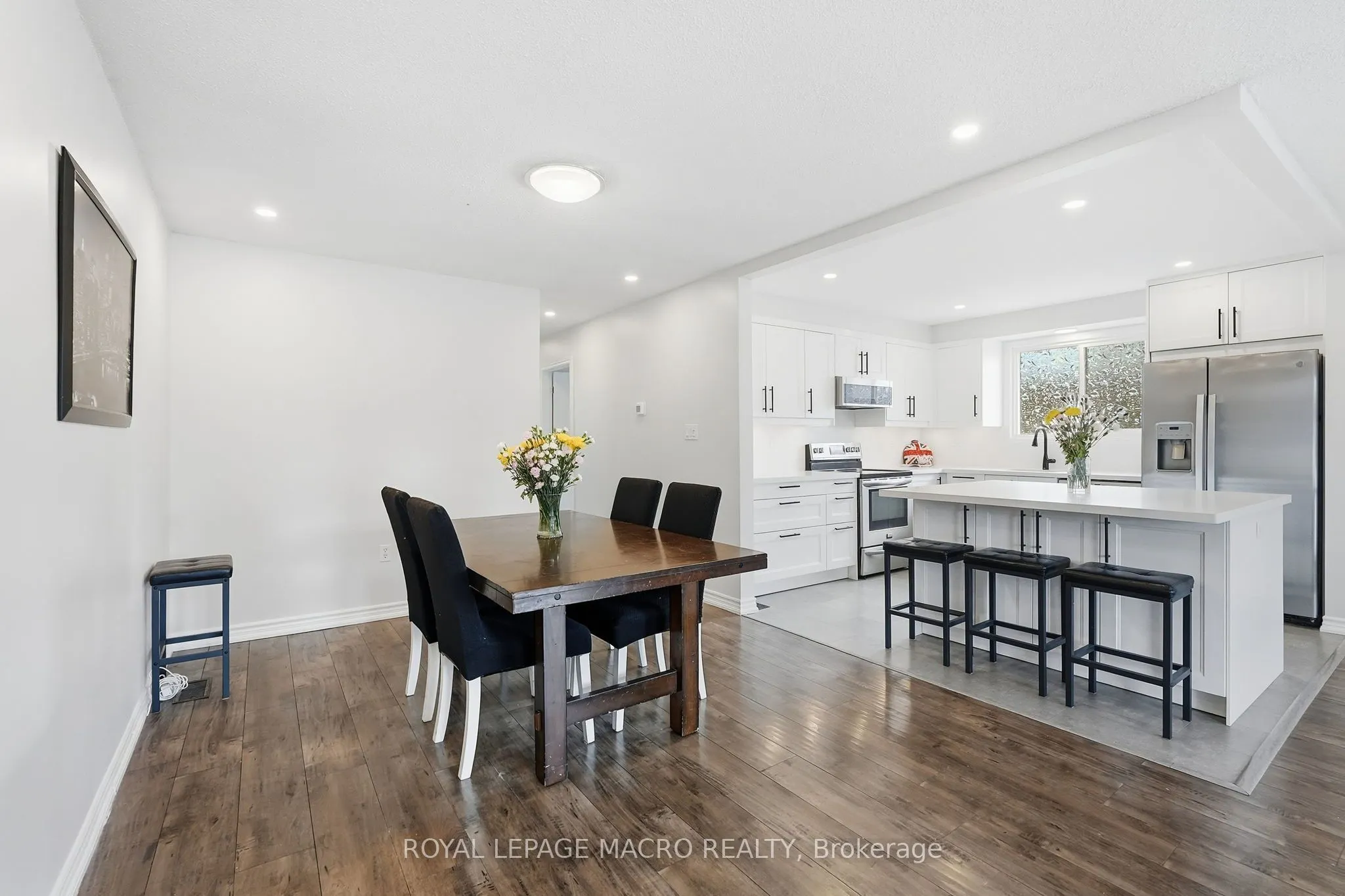2328 Malcolm Crescent