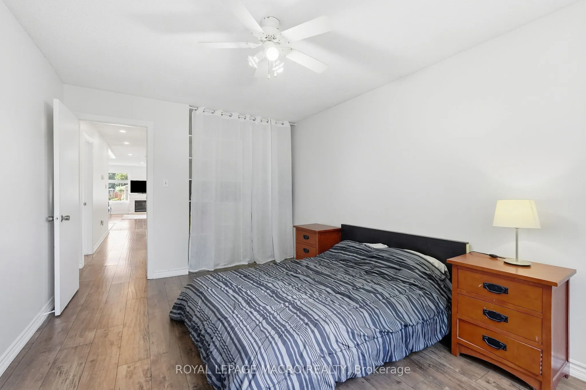 2328 Malcolm Crescent