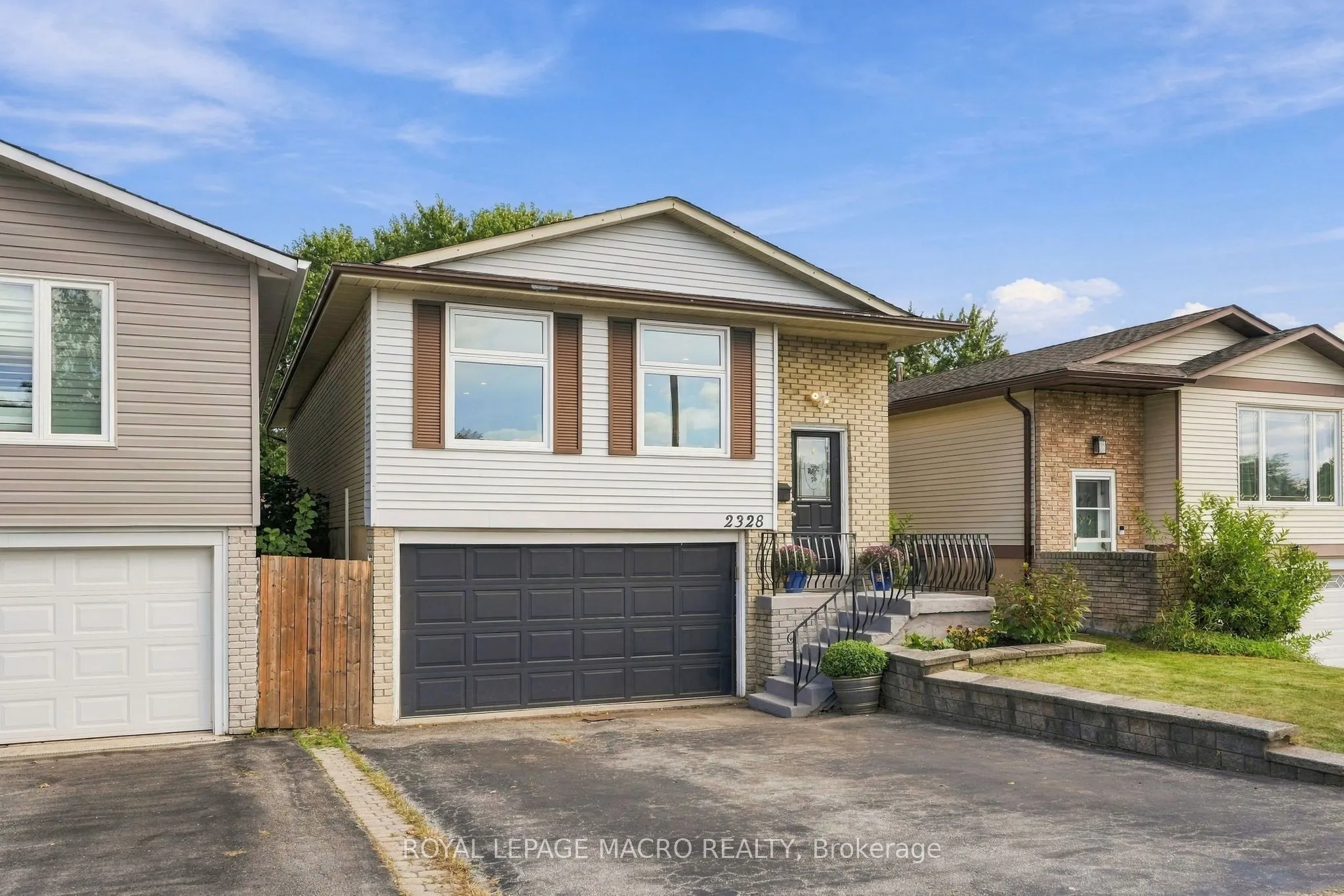 2328 Malcolm Crescent