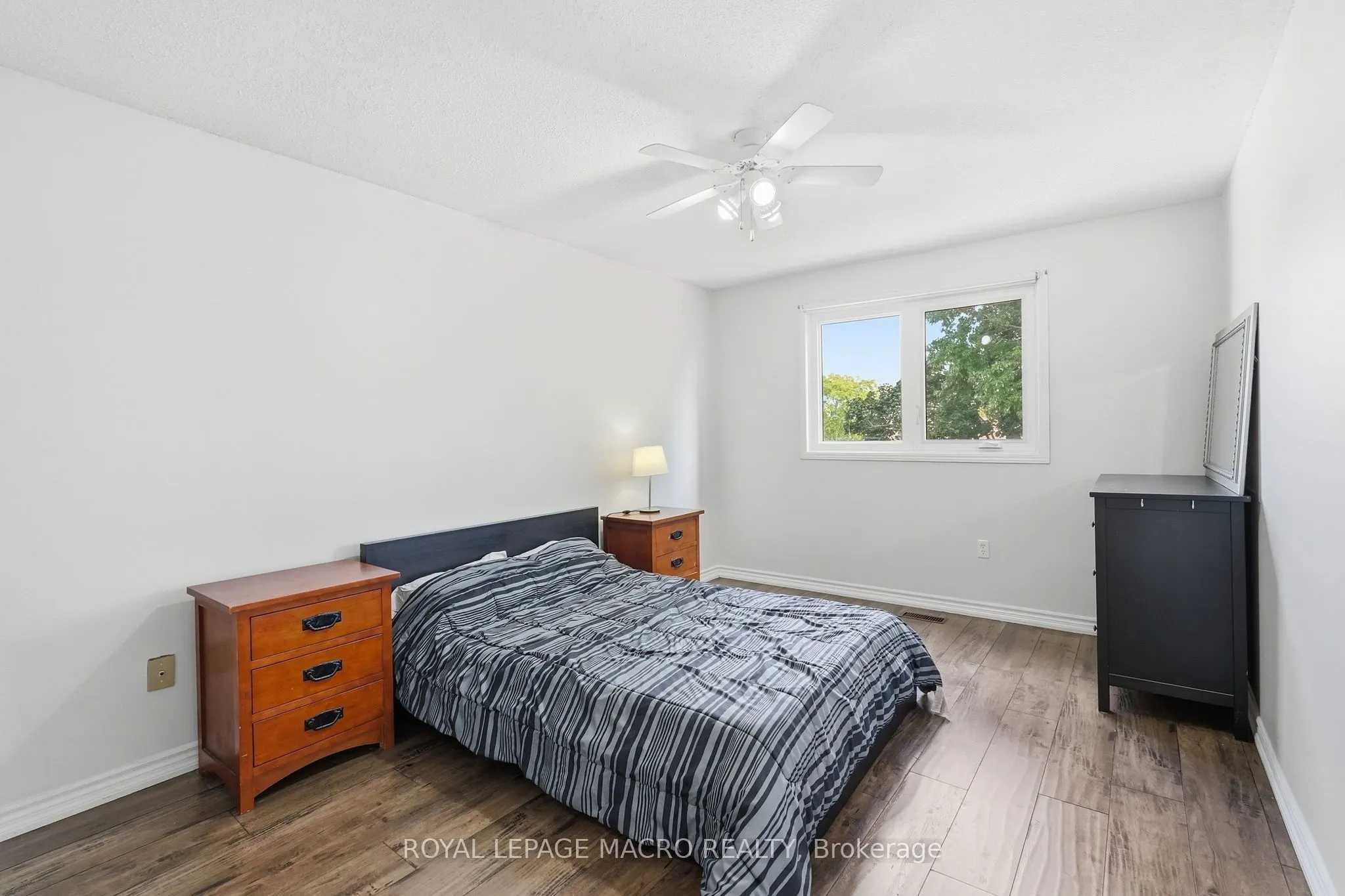 2328 Malcolm Crescent