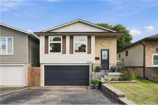 2328 Malcolm Crescent
