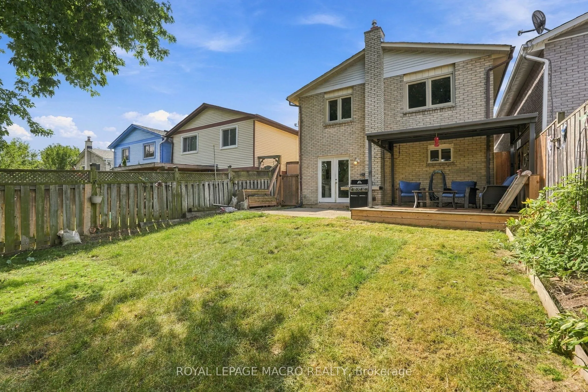 2328 Malcolm Crescent