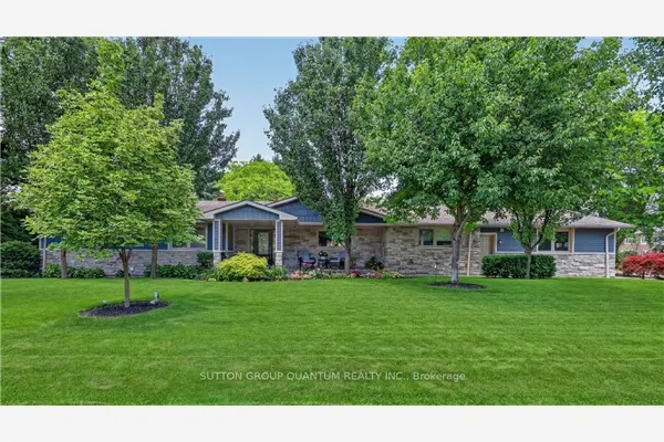 2233 Oneida Crescent