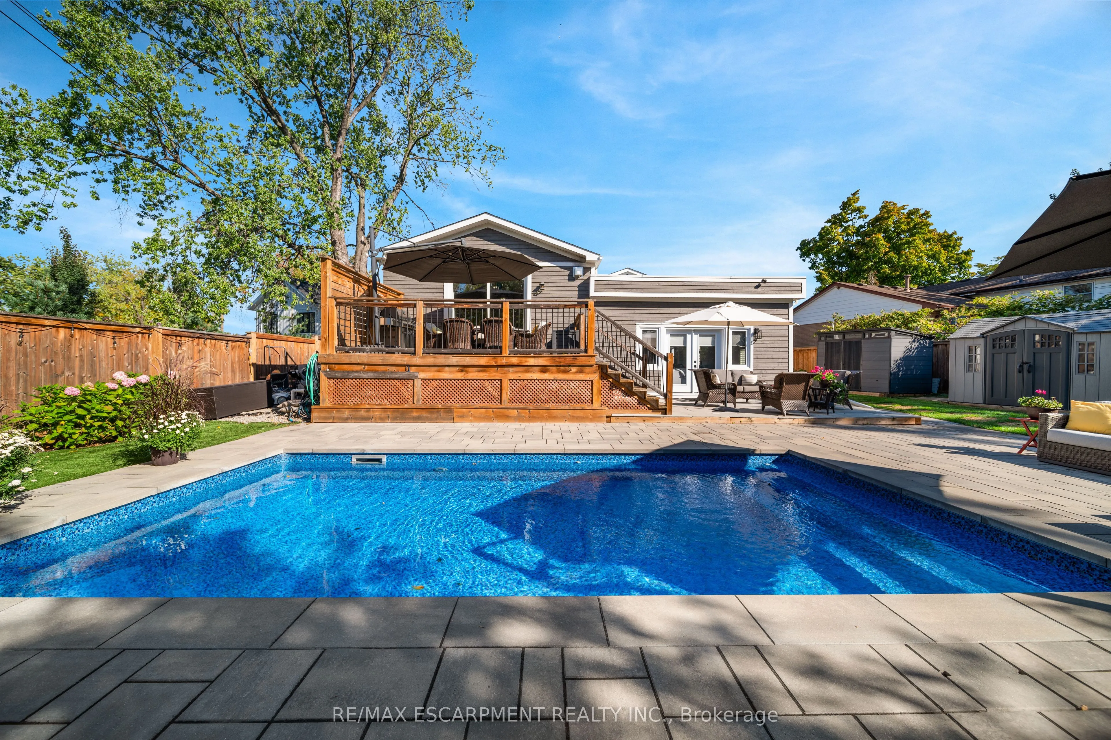 296 Kent Crescent