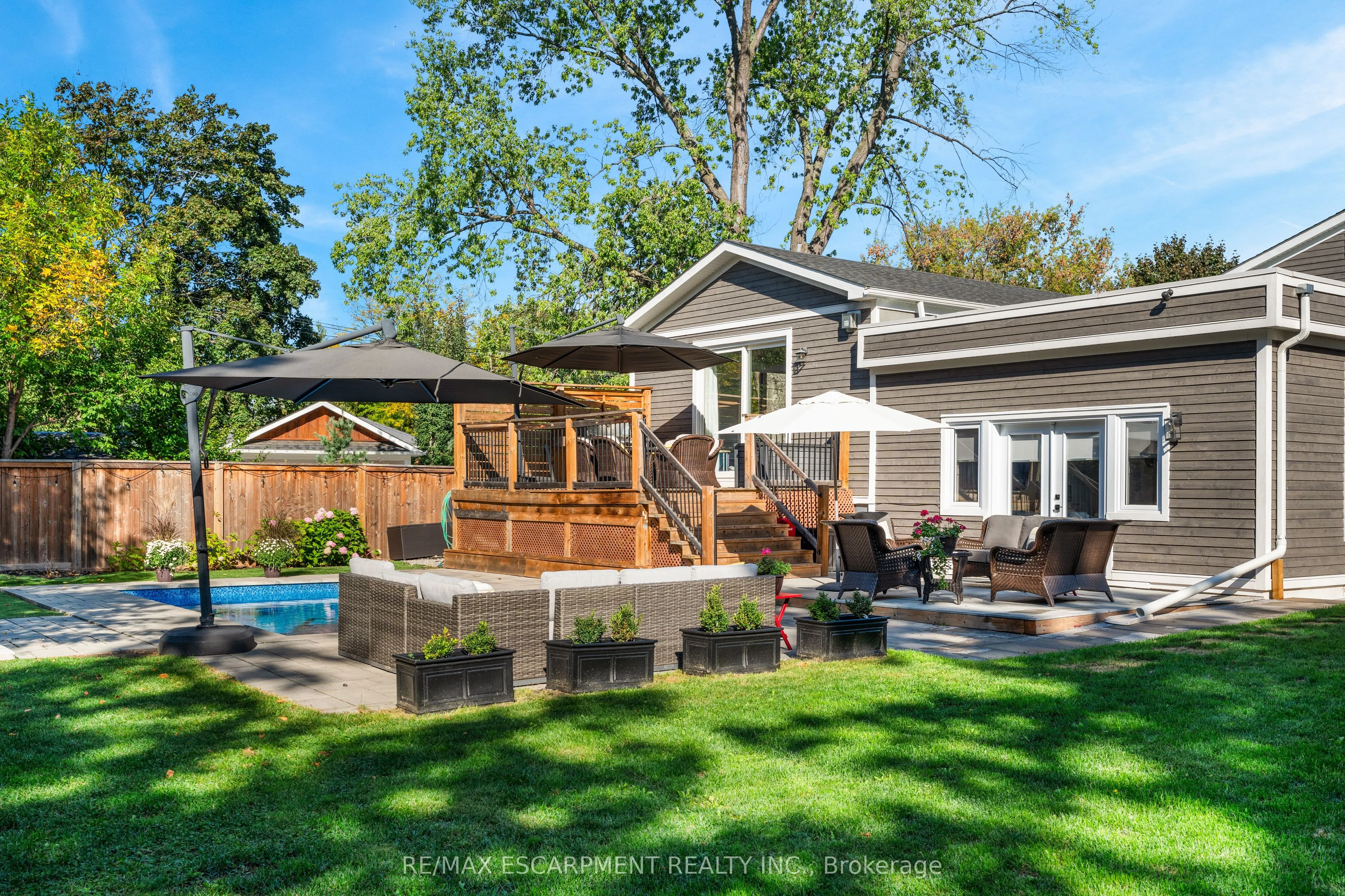 296 Kent Crescent