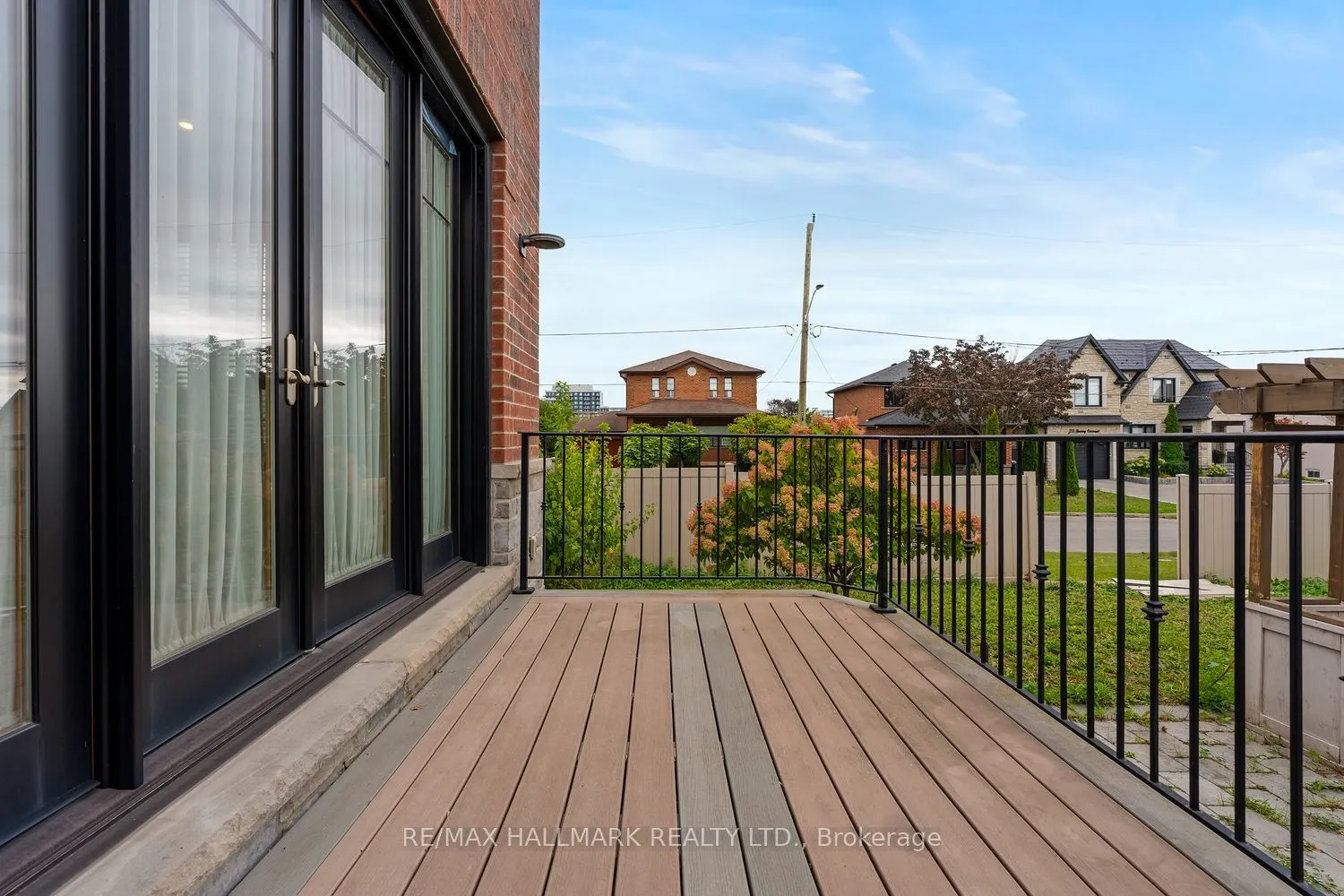 10 Sunray Crescent