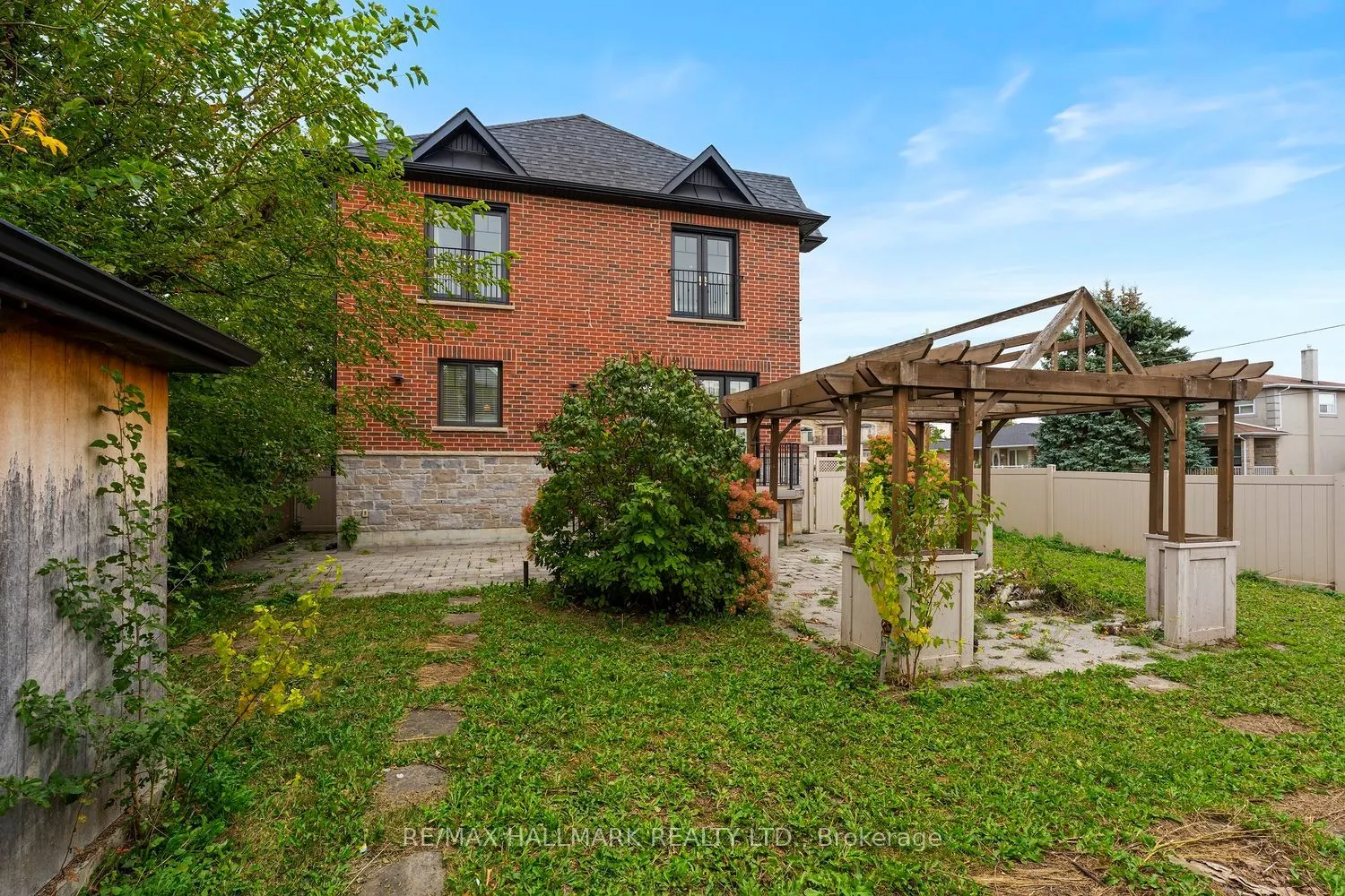 10 Sunray Crescent